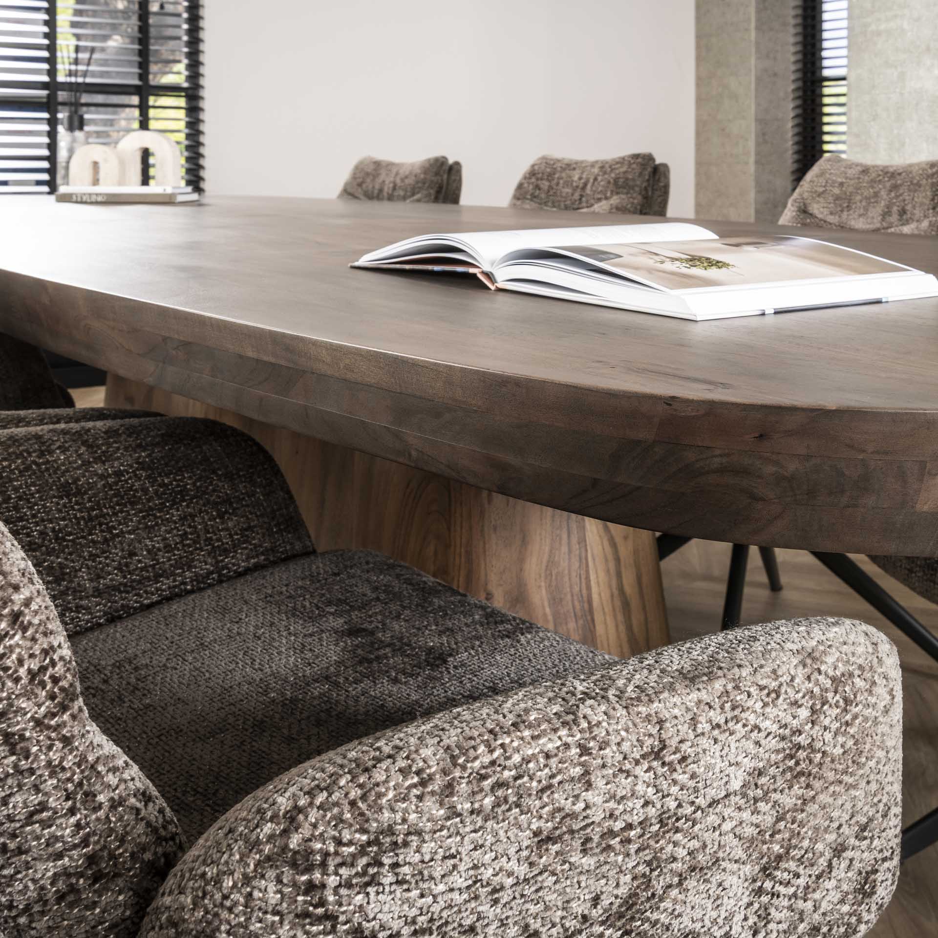 Ovale eetkamertafel Arwen 300cm - Industrieelinhuis.nl