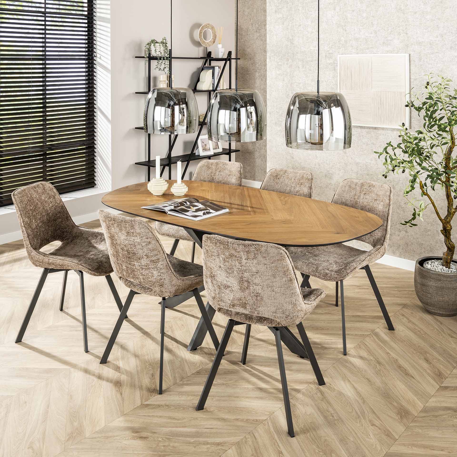 Draaibare eetkamerstoel Xavi Champagne - Industrieelinhuis.nl