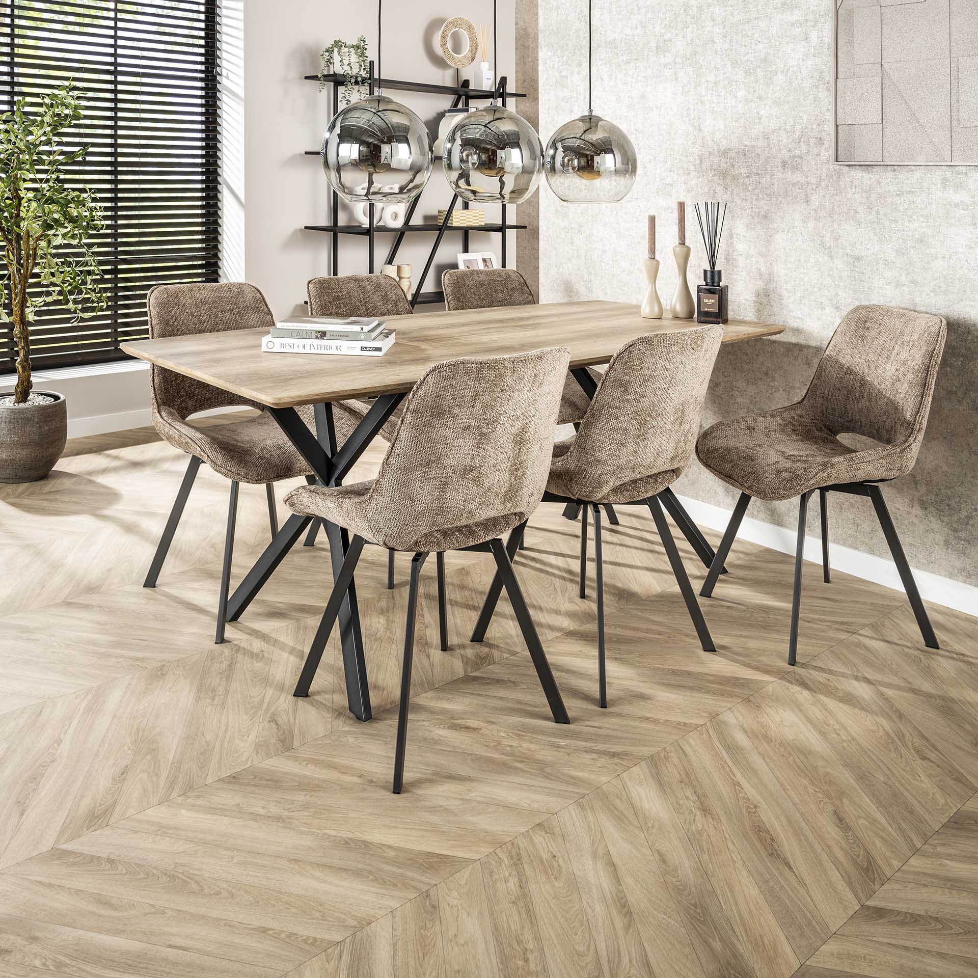 Draaibare eetkamerstoel Xavi Champagne - Industrieelinhuis.nl