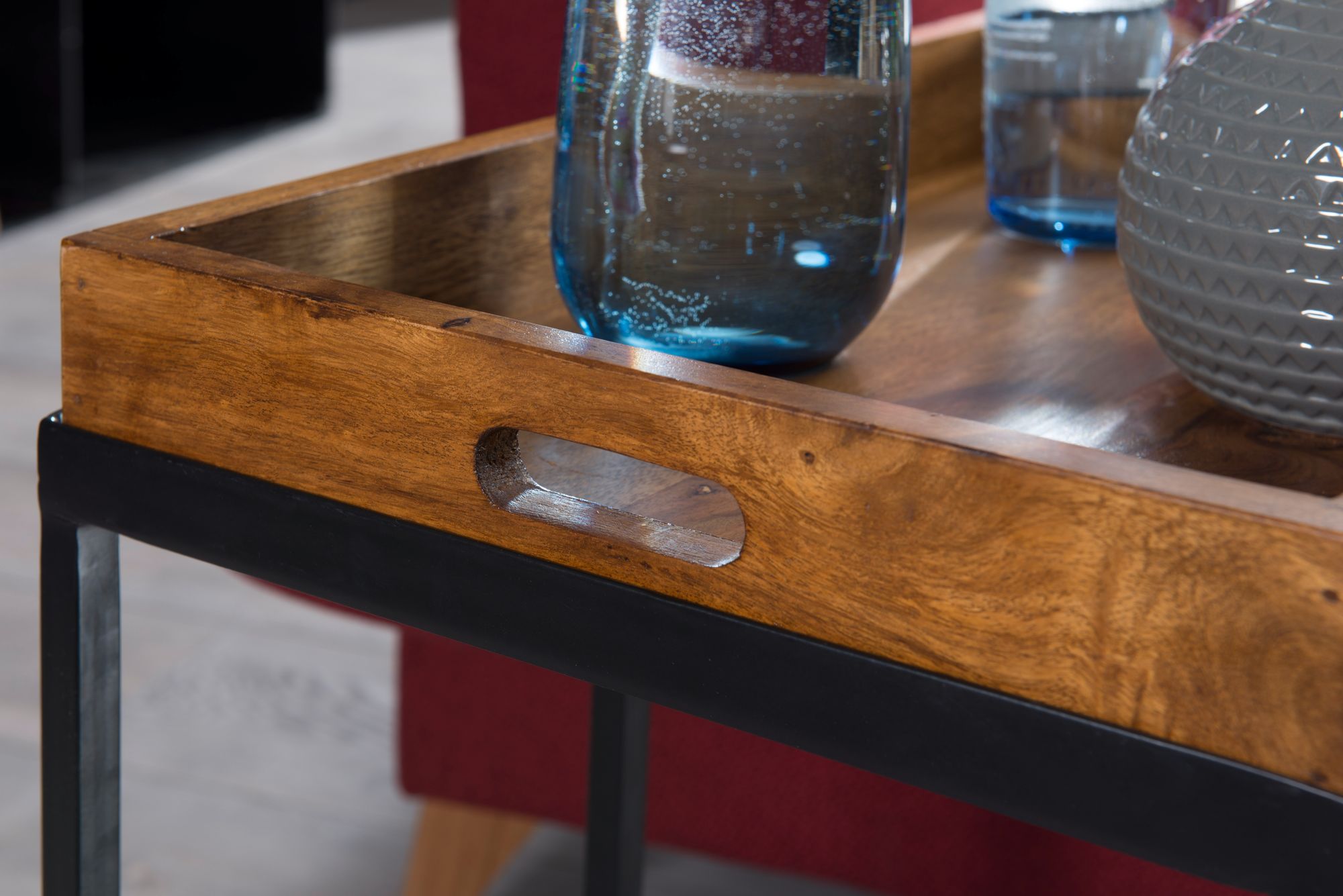 Bijzettafel voor over de bank | Sheeshamhout en Staal | 70x34x65cm - Industrieelinhuis.nl