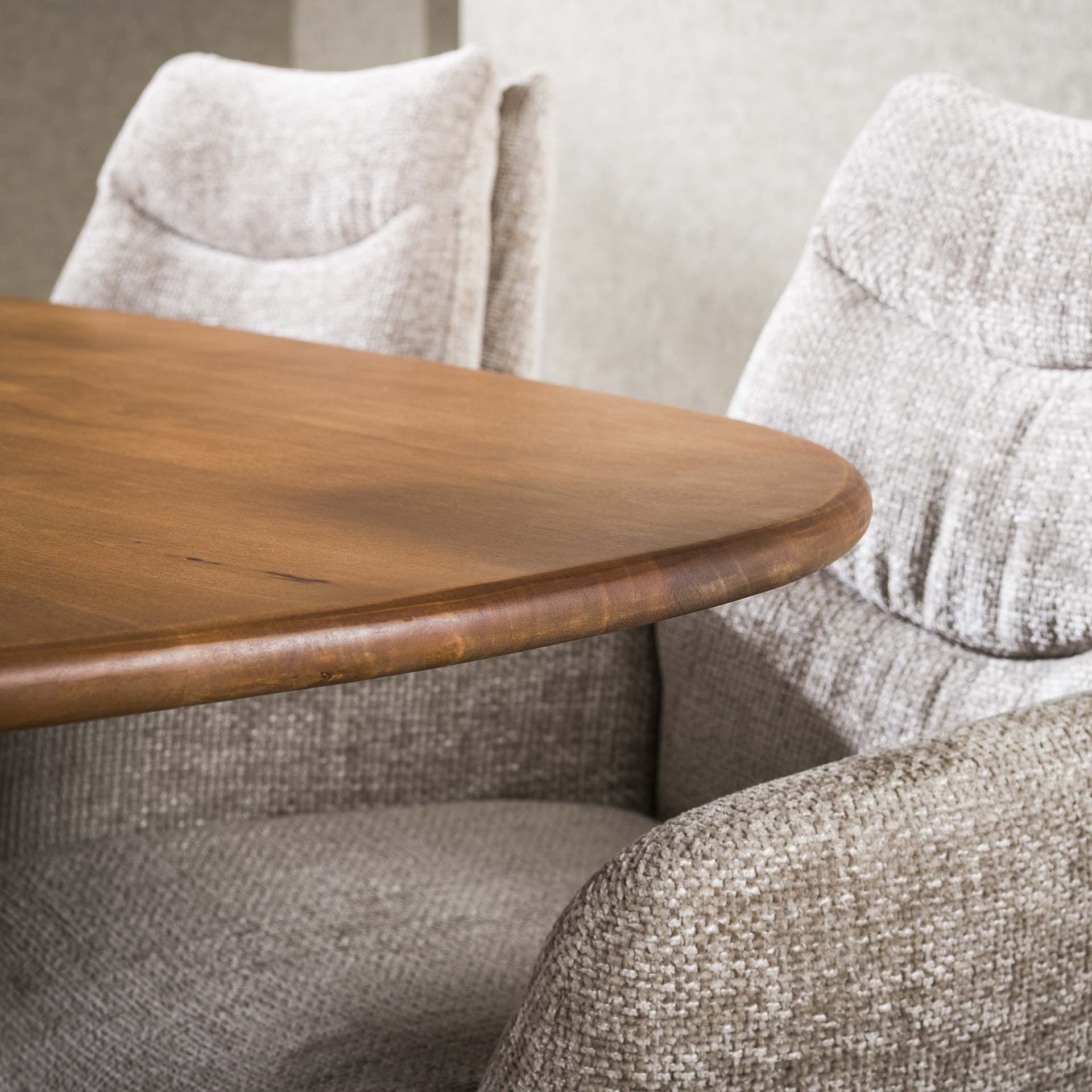 Organische eetkamertafel Cleo 215 cm - Industrieelinhuis.nl