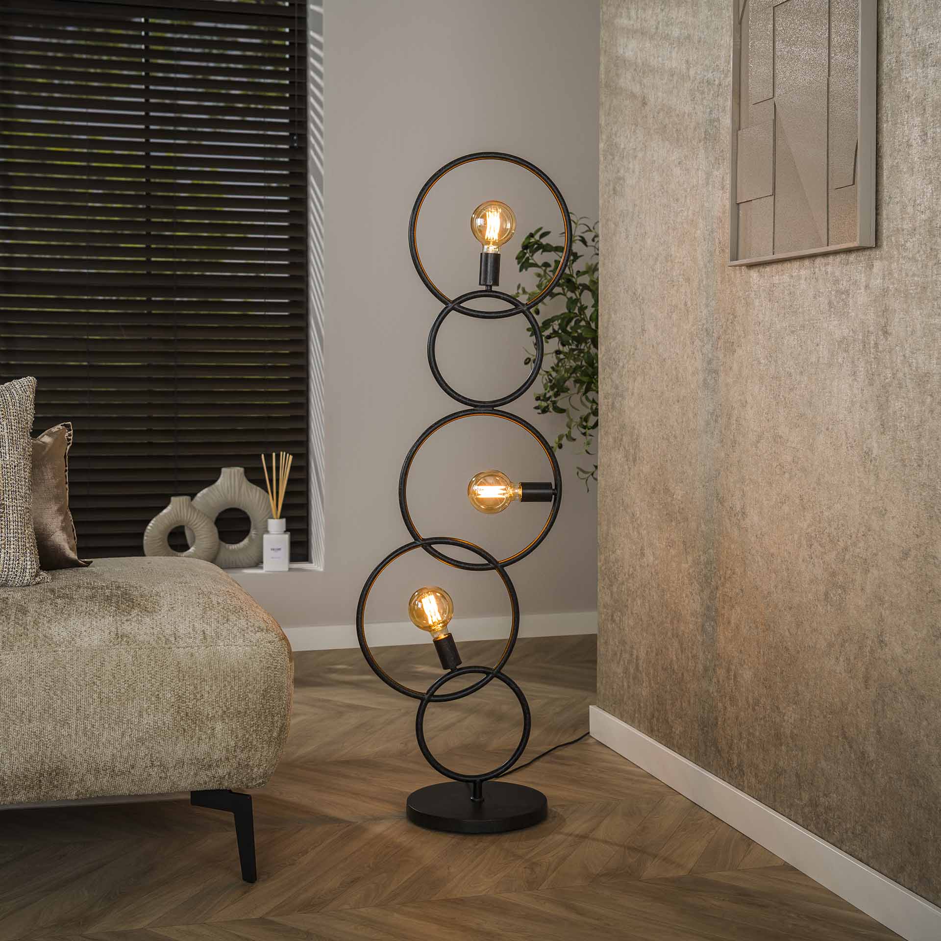 Vloerlamp Lola - Industrieelinhuis.nl