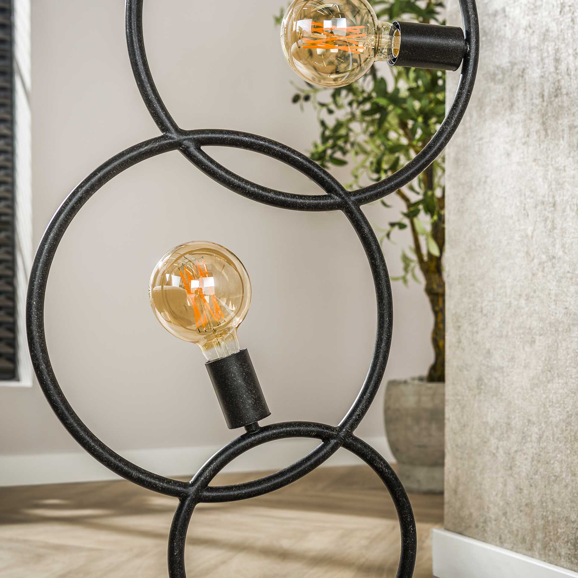Vloerlamp Lola - Industrieelinhuis.nl