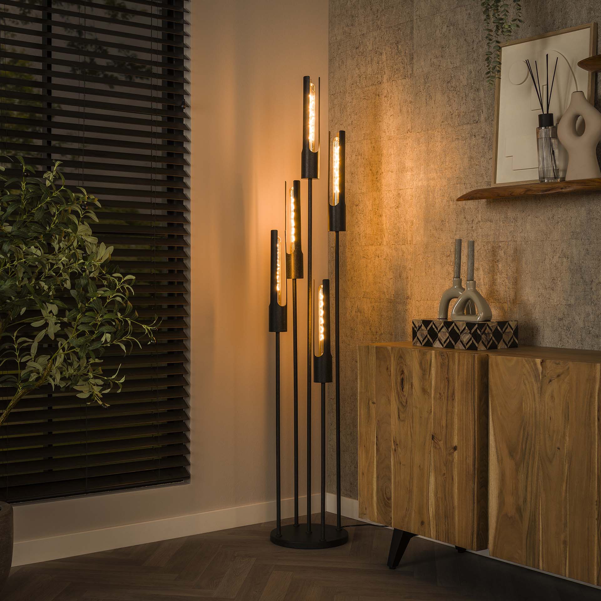 Vloerlamp Tube 5L - Industrieelinhuis.nl