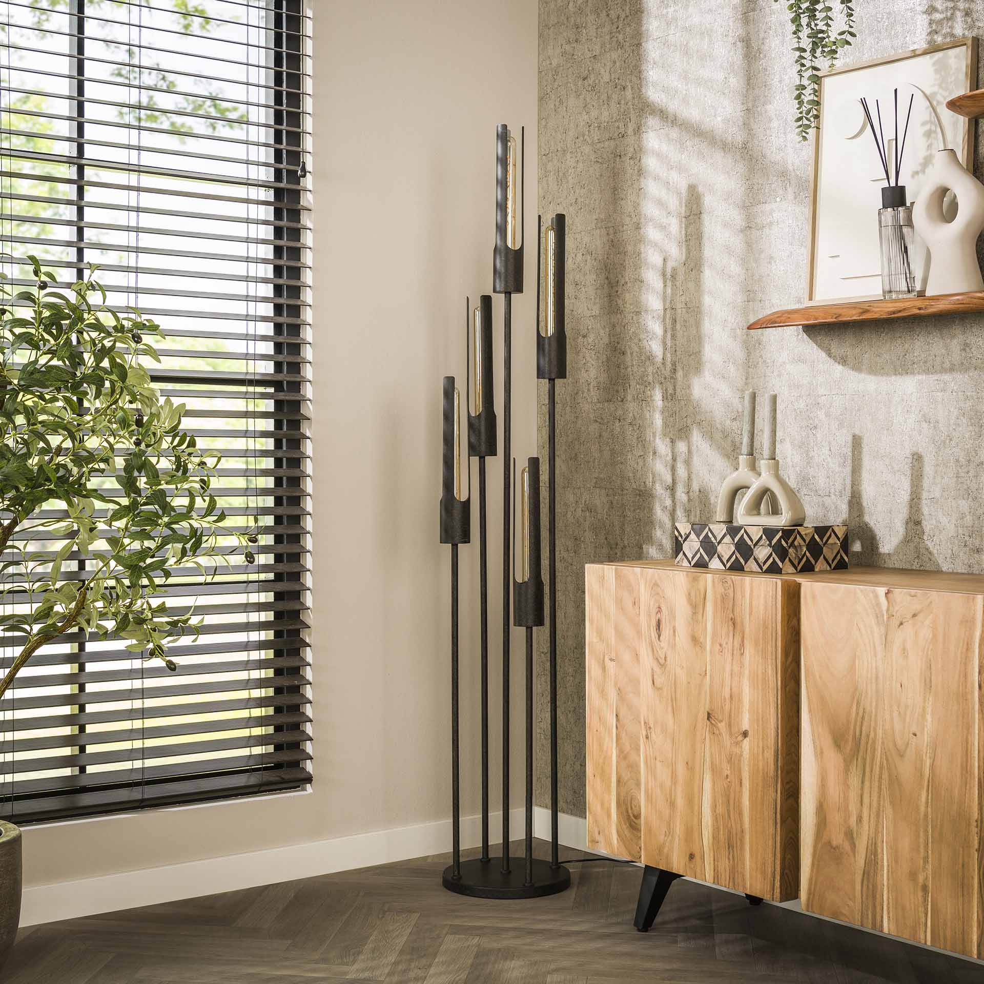 Vloerlamp Tube 5L - Industrieelinhuis.nl