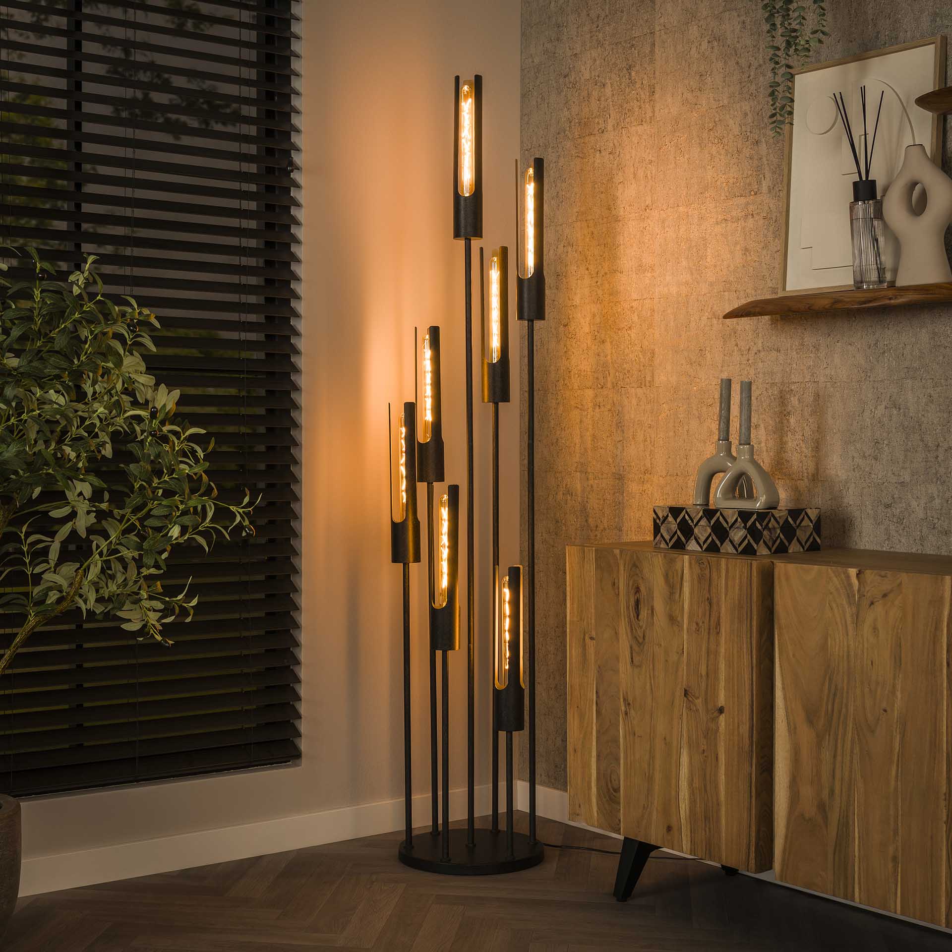 Vloerlamp Tube 7L - Industrieelinhuis.nl