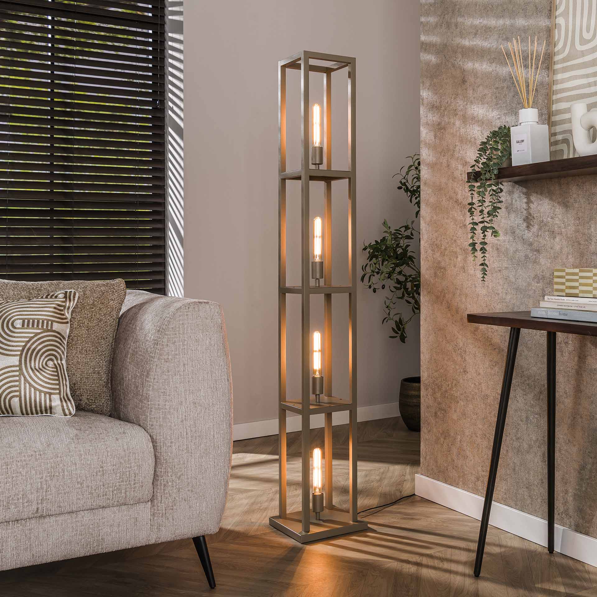 Vloerlamp 4L Quadra - Industrieelinhuis.nl