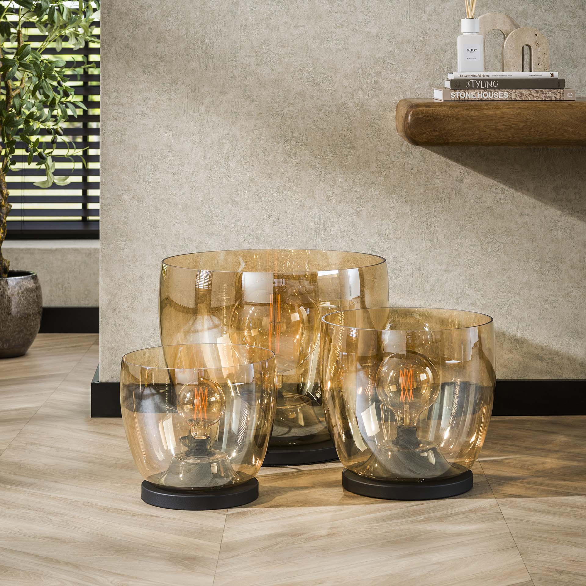 Vloerlamp Rise gekleurd glas Amber - Industrieelinhuis.nl