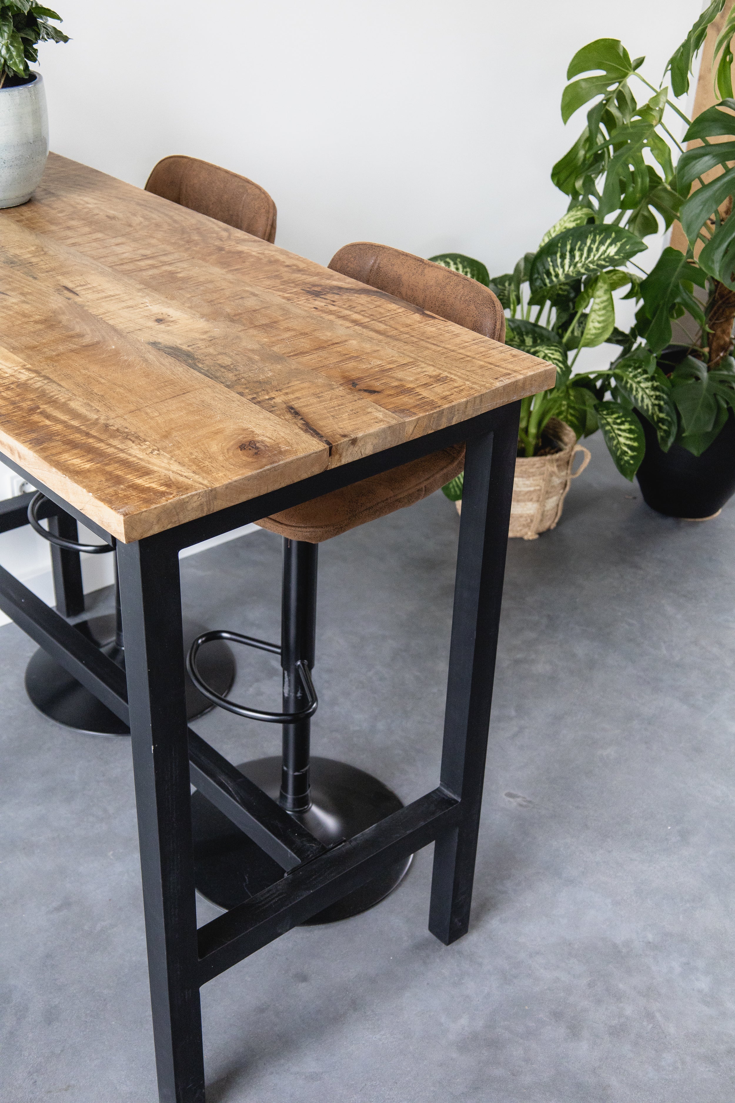Bartafel Industrieel | Boomstam bartafels | 135x65x105cm