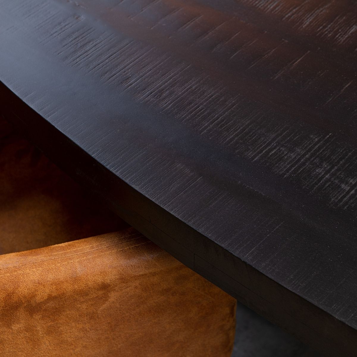 Eetkamertafel Zwart Denver | Ovaal | Mangohout Staal | 210 cm