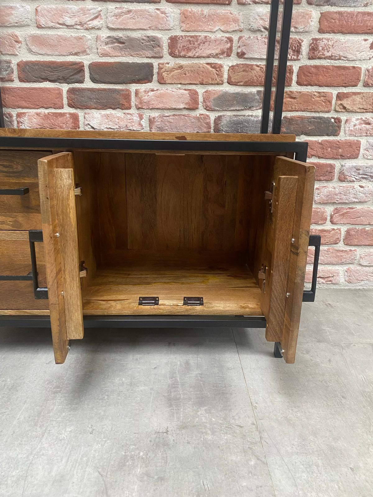 Garderoberek Industrieel Design | Mangohout en Staal | 80x40x190cm