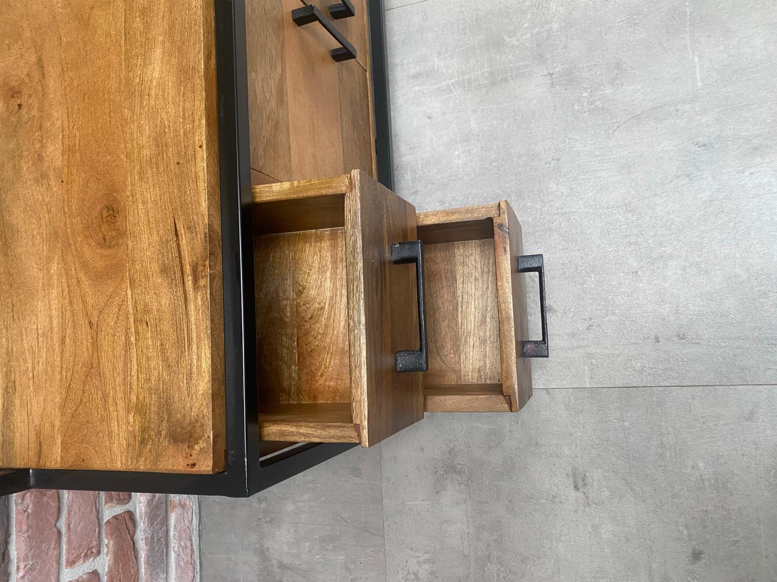 Garderoberek Industrieel Design | Mangohout en Staal | 80x40x190cm