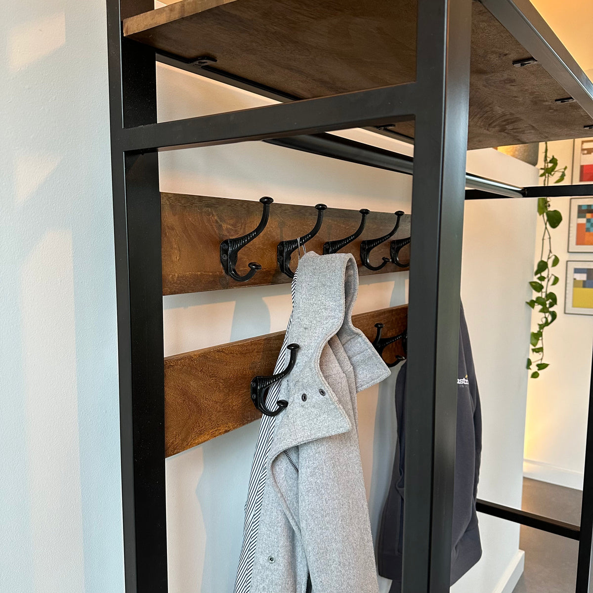 Garderoberek met rail en haken Industrieel Design | Mangohout en Staal | 100x40x190cm