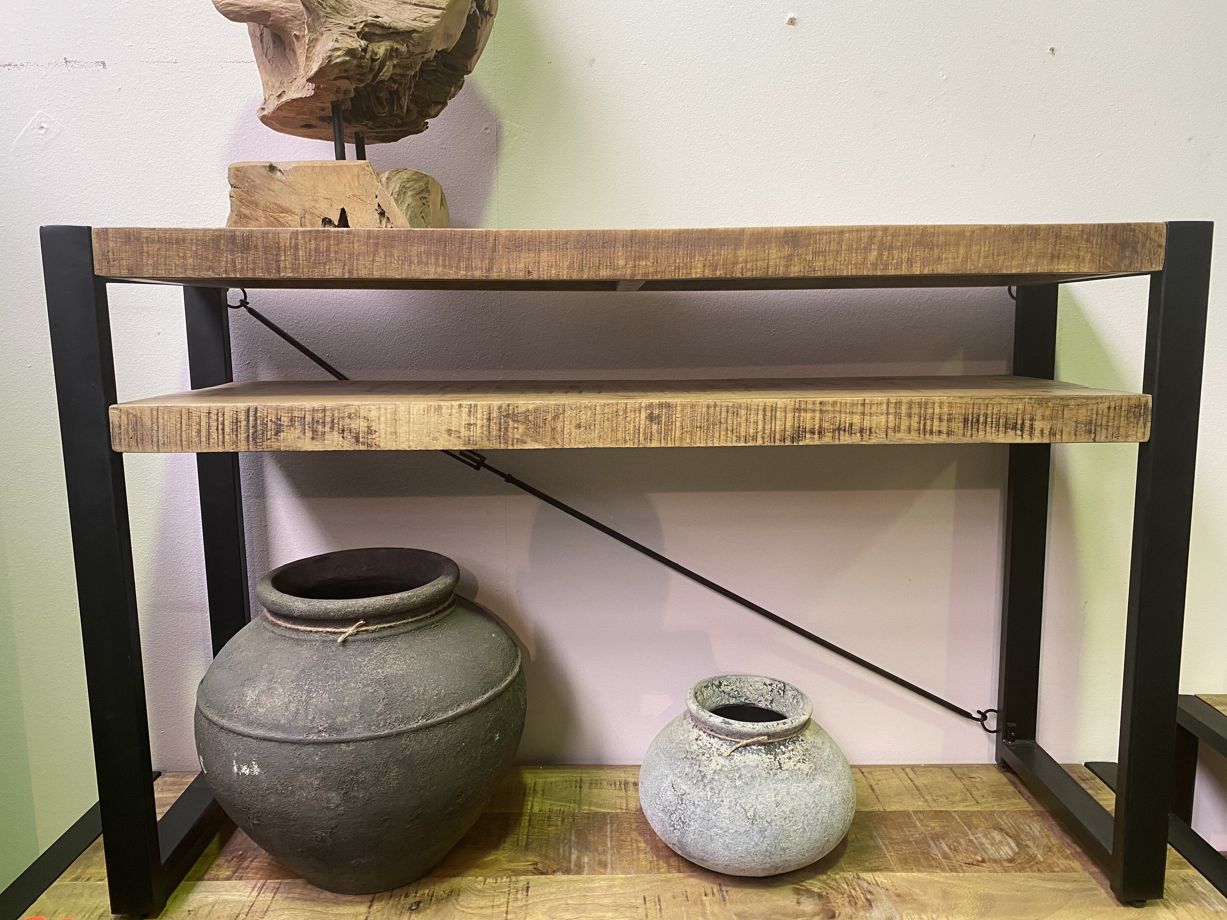 Sidetable industrieel Britt met schap | Mangohout en Staal | 120x35x76cm