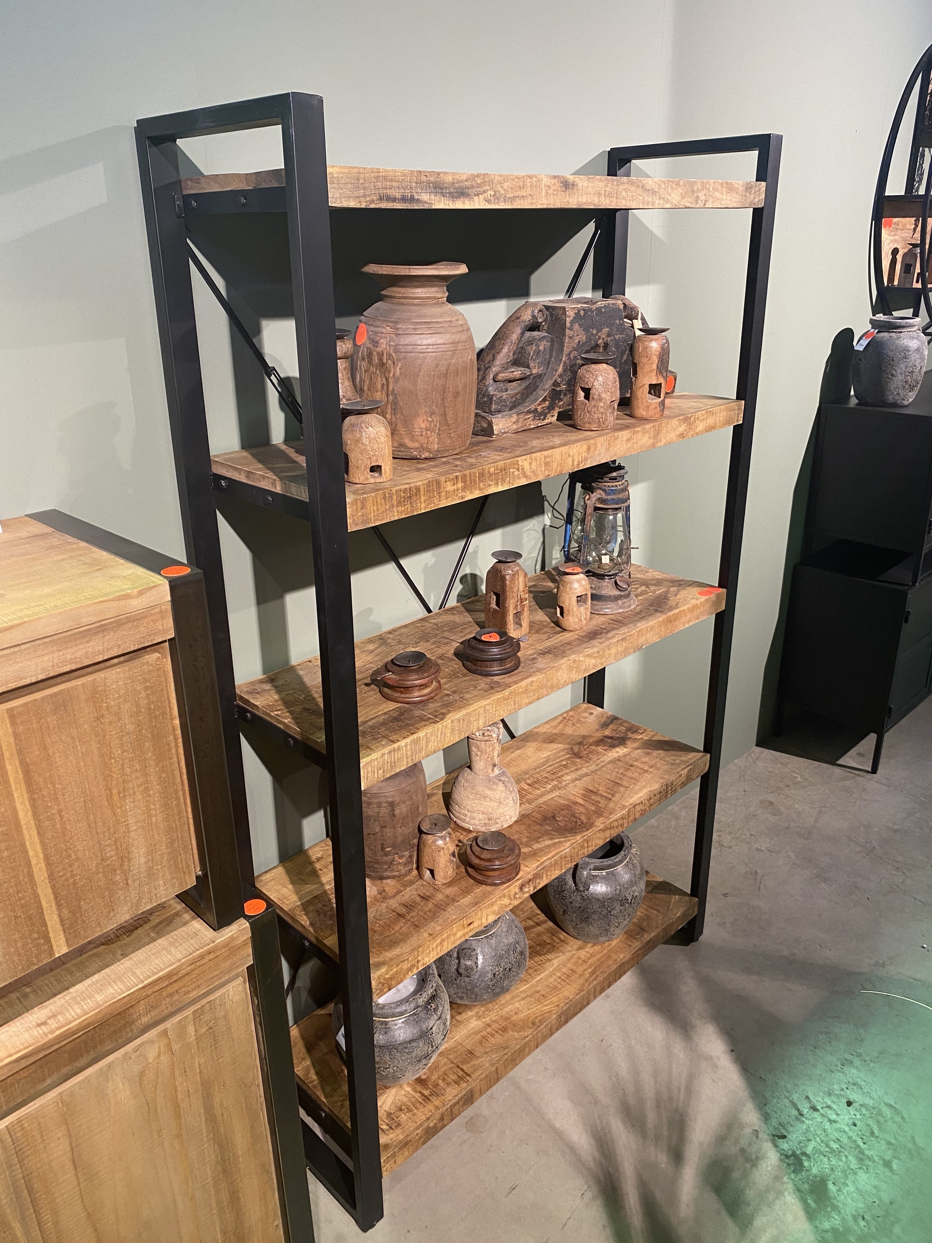 Boekenkast / Schappenkast Industrieel Design | Mangohout en Staal | 120x40x200cm - Industrieelinhuis.nl