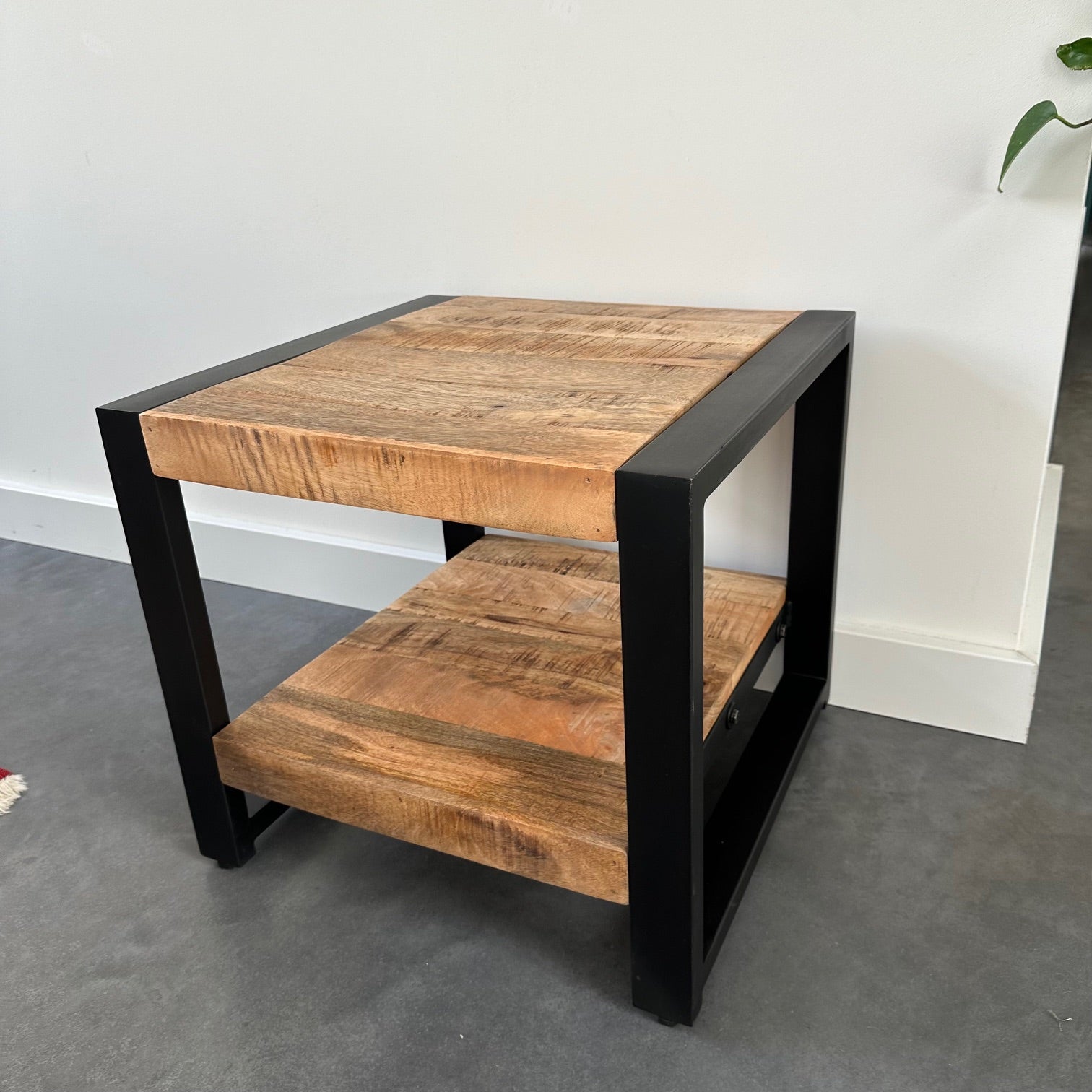 Salontafel Bijzettafel Industrieel Design | Mangohout en Staal | 50x50x45