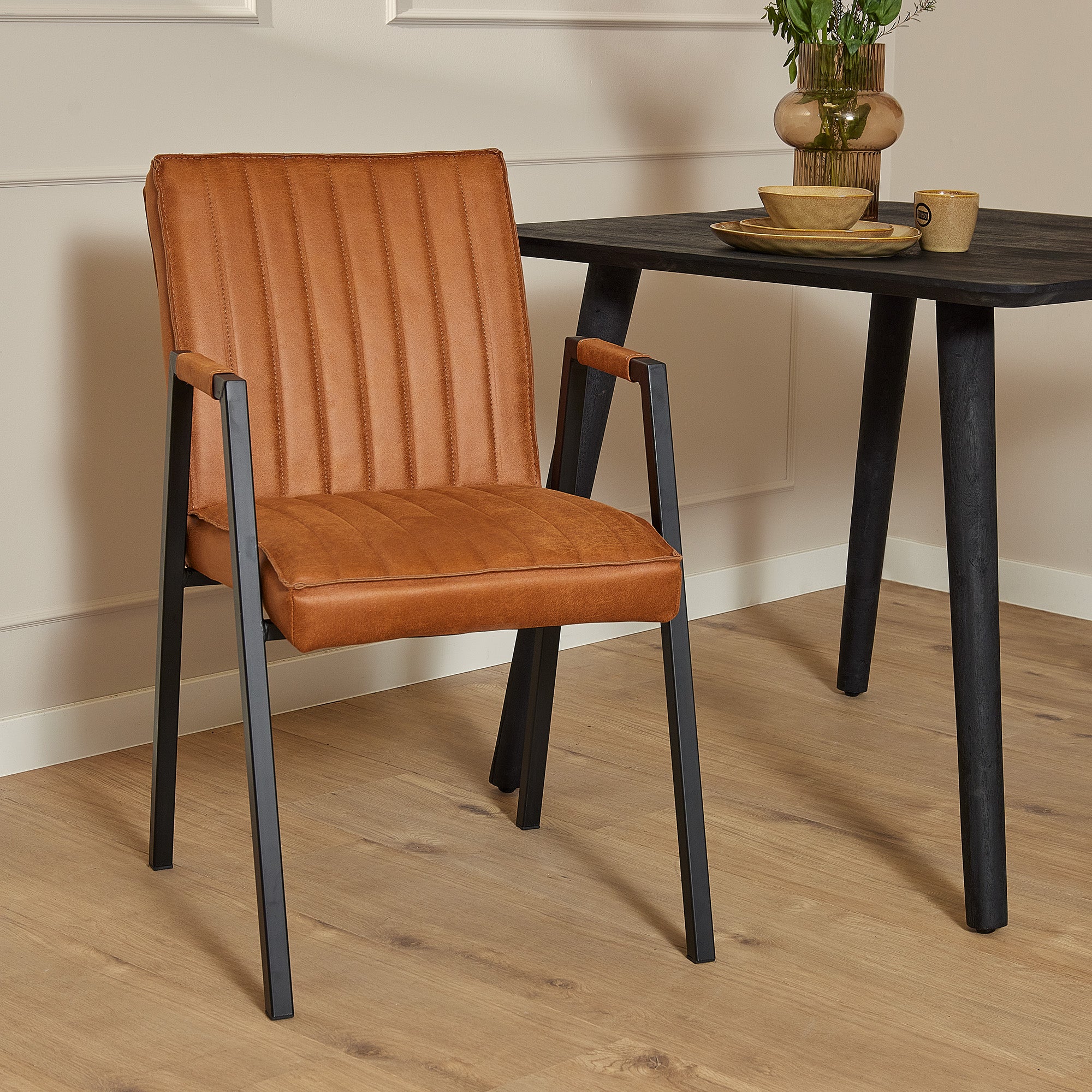 Eetkamerstoel Tivoli Bull | Cognac | Met armleuning - Industrieelinhuis.nl