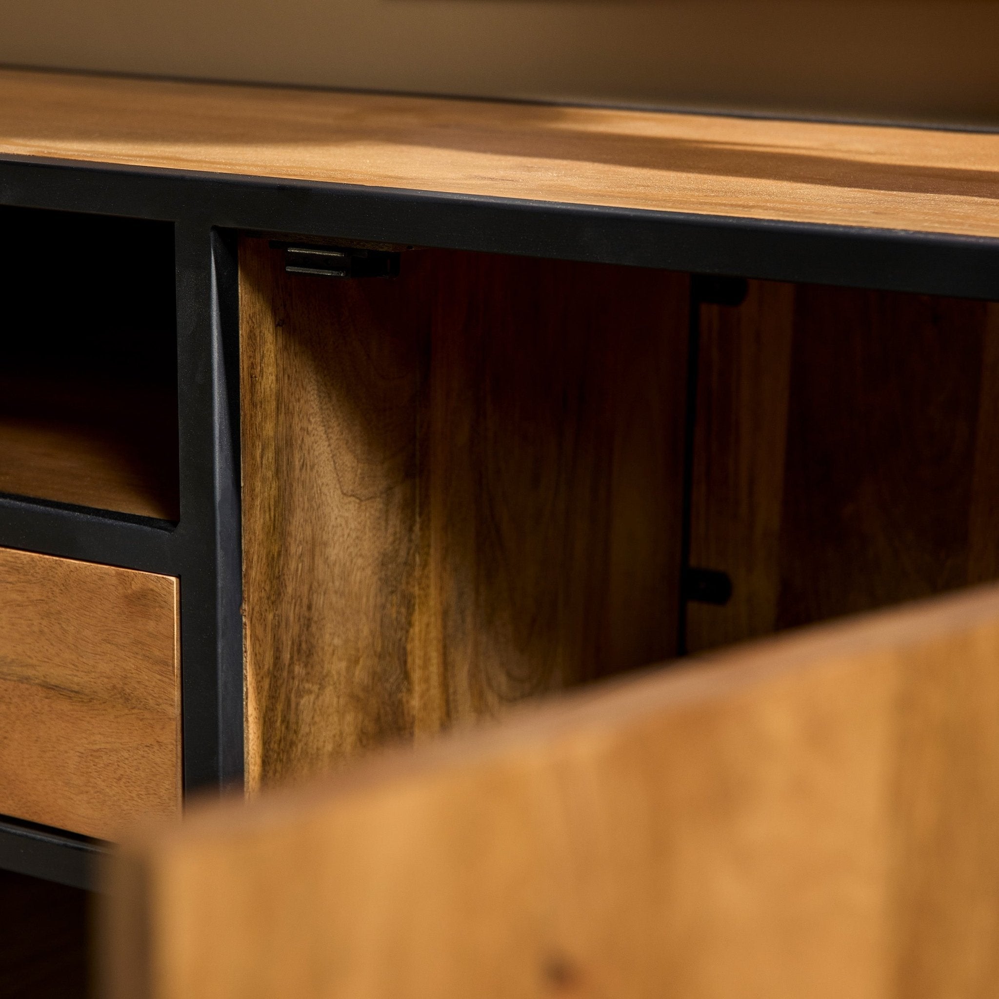 Tv meubel Denver | Mangohout en staal | 180 cm - Industrieelinhuis.nl