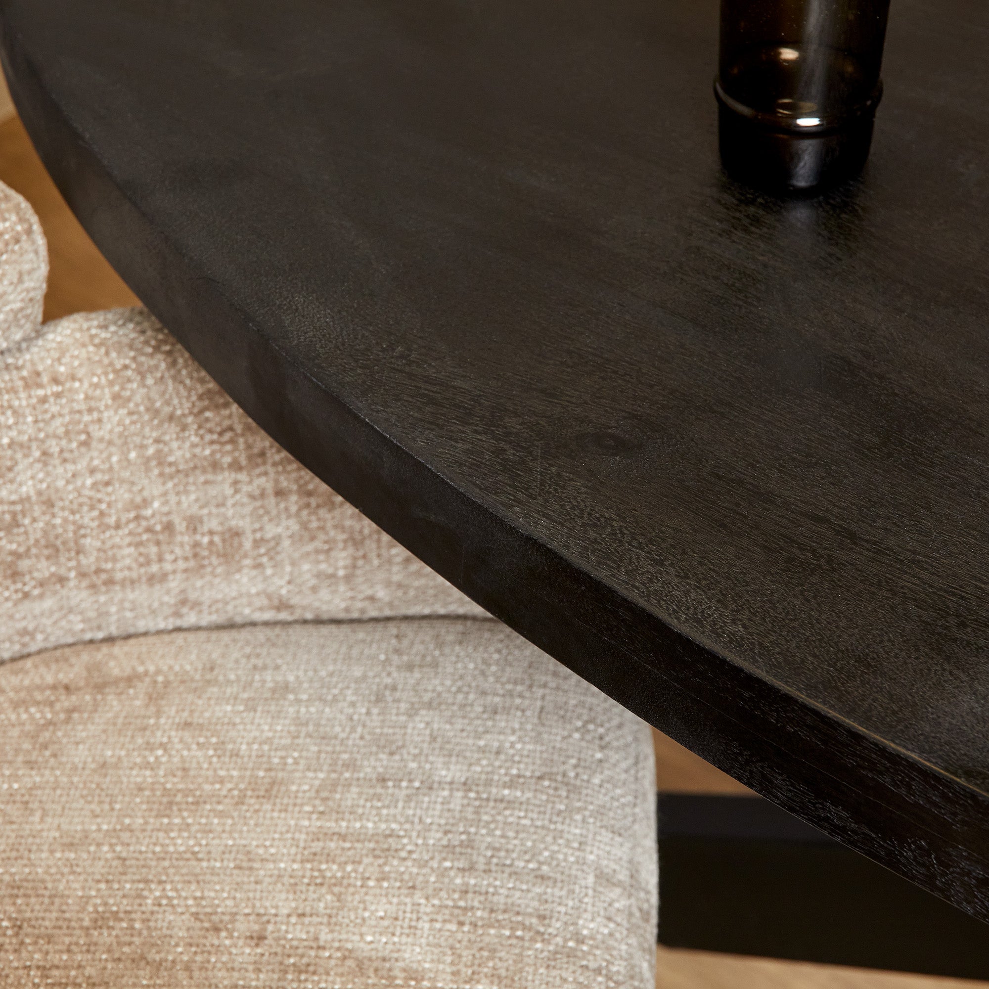 Eettafel Denver Black | 180 cm | Ovaal - Industrieelinhuis.nl