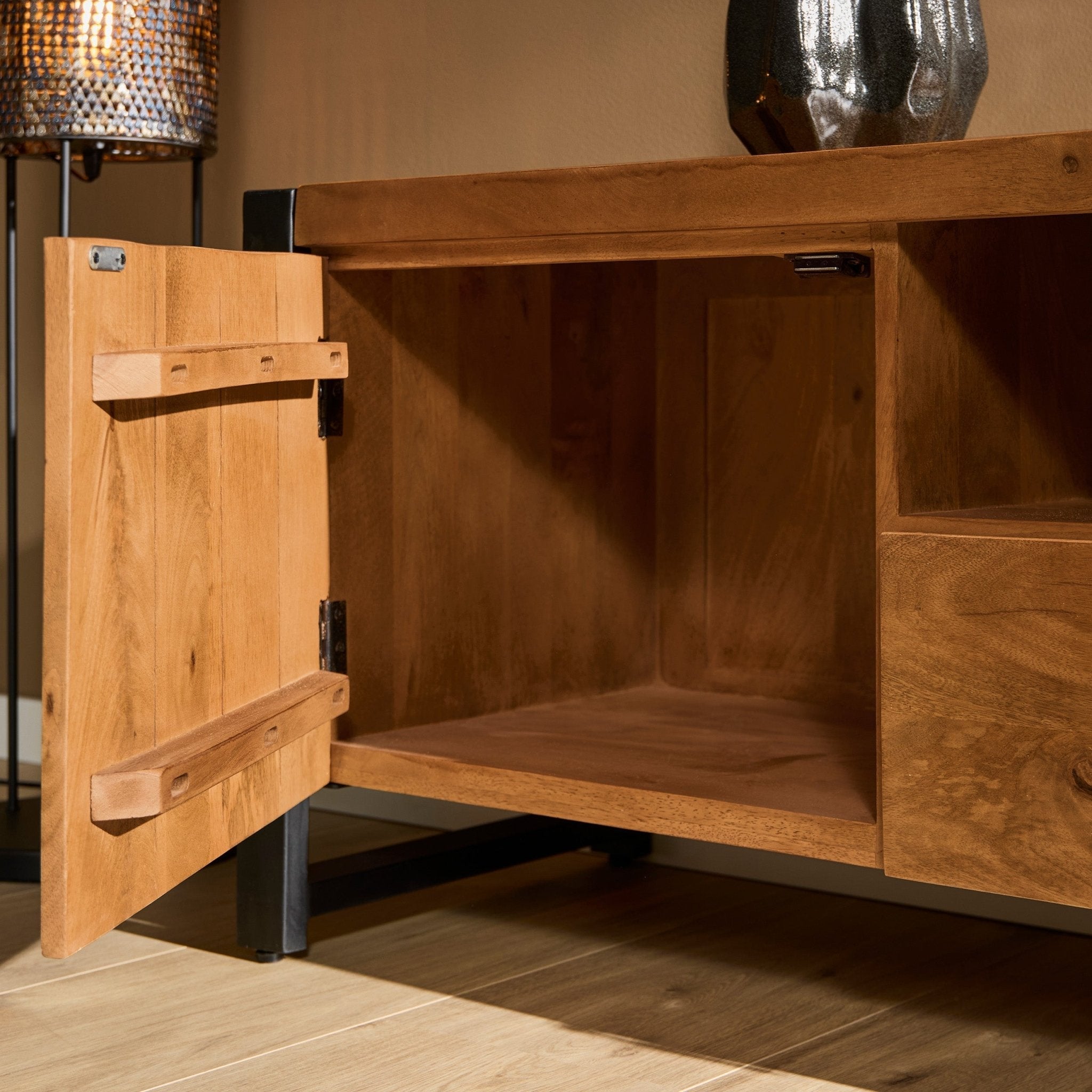 Tv meubel Boaz 110 cm | Een deur en open vak - Industrieelinhuis.nl