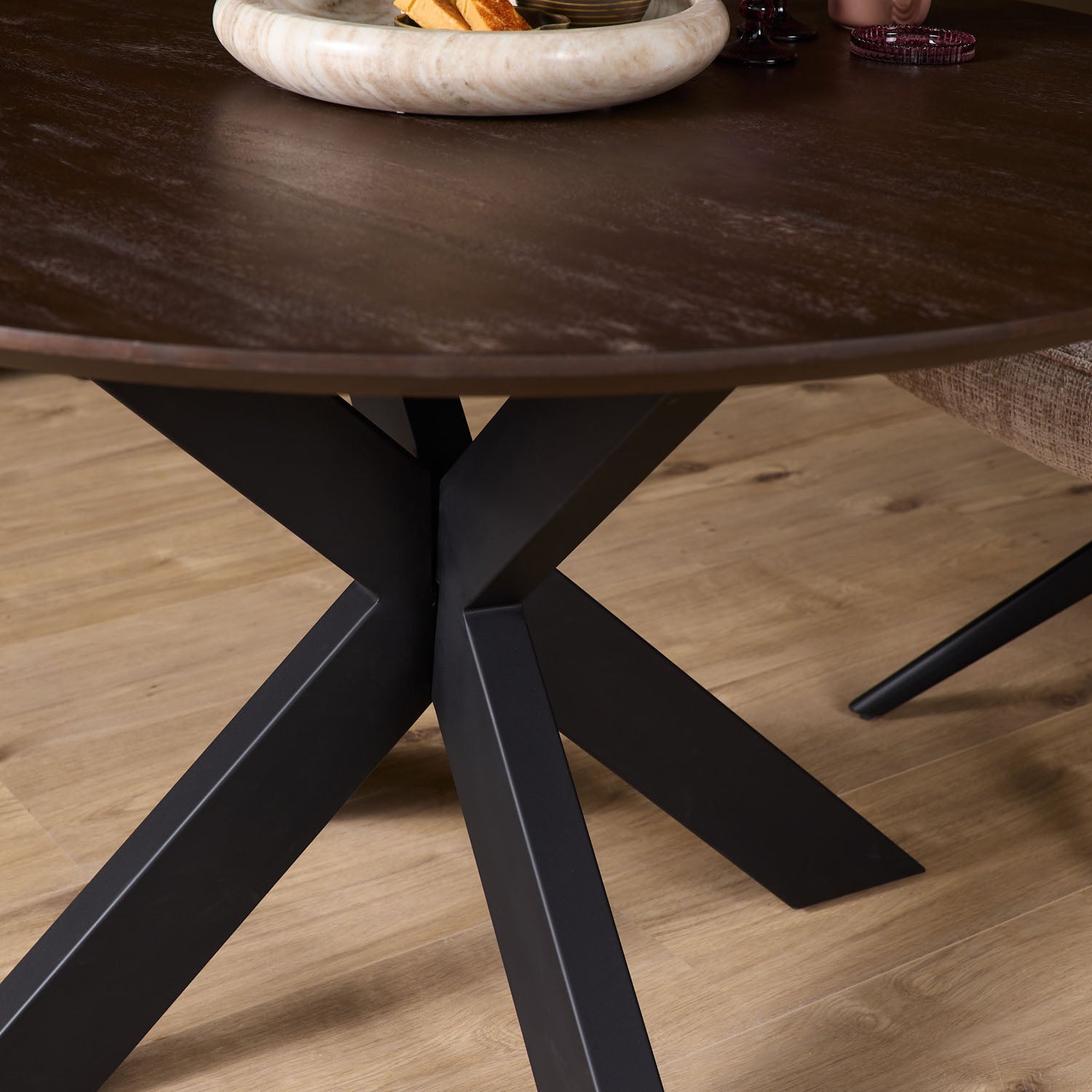 Eettafel Madison Brown | 110 cm | Poot Black - Industrieelinhuis.nl
