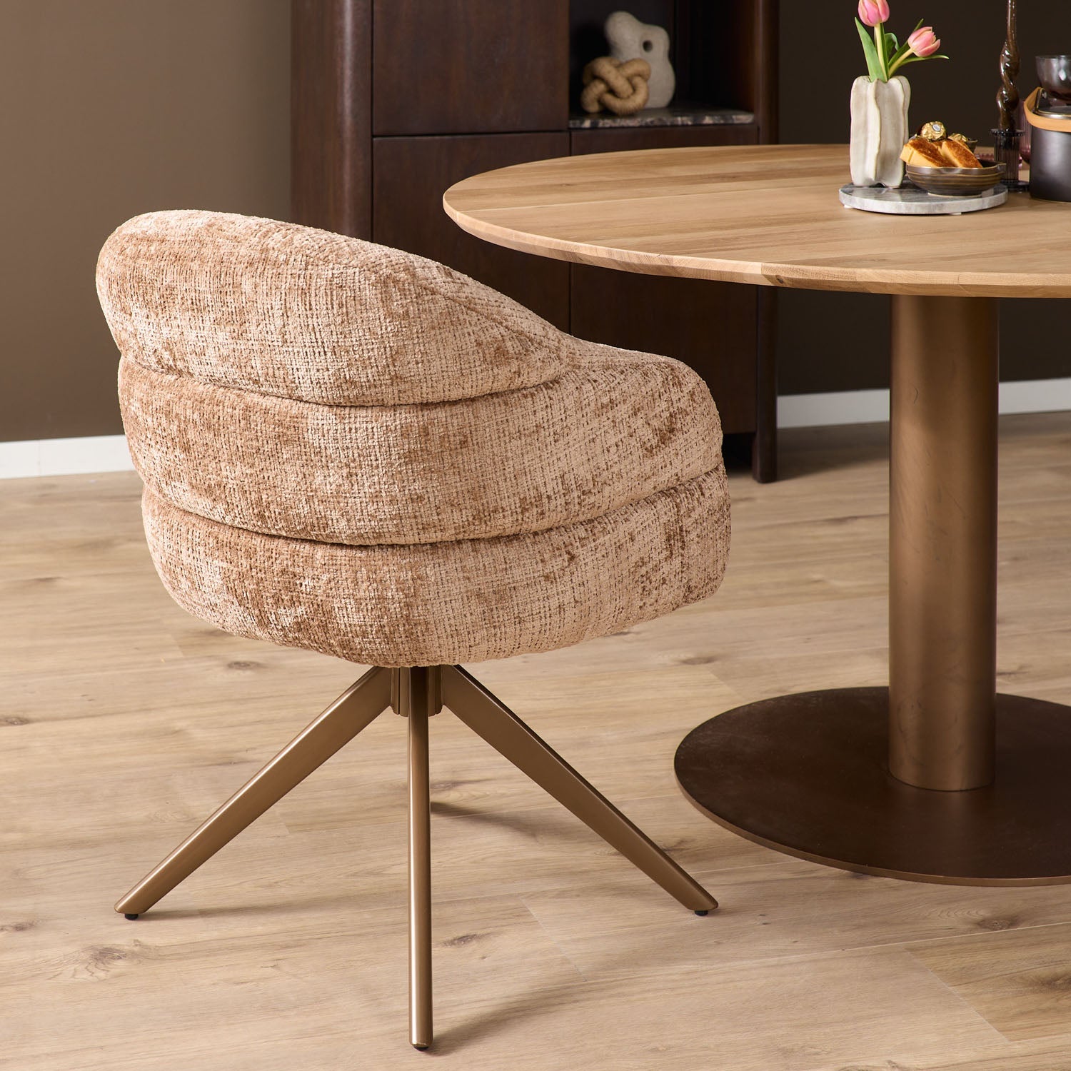 Eetkamerstoel Bella | Cinnamon | Poot Bronze | Met armleuning (bestellen per 2)