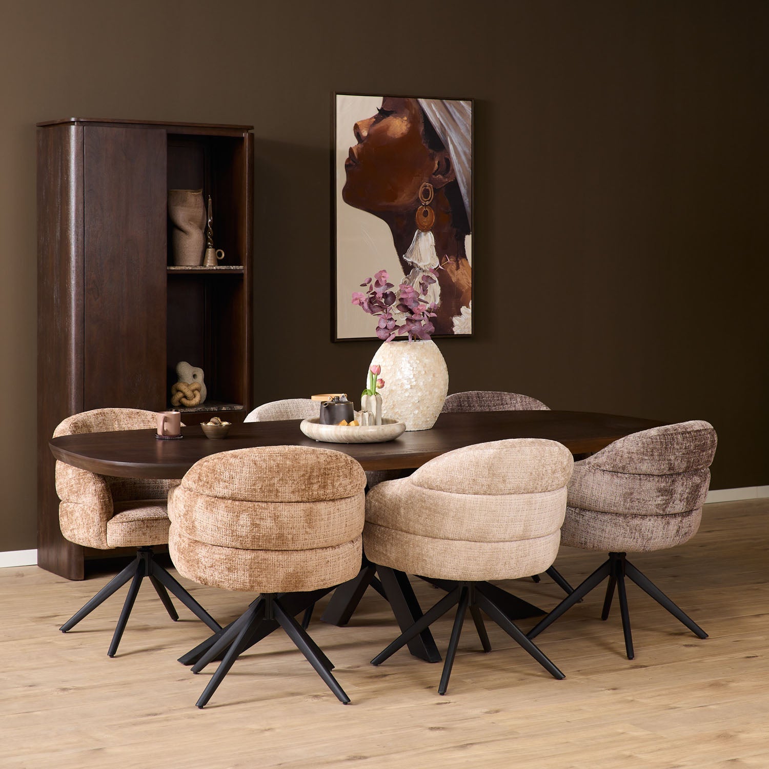 Eetkamerstoel Bella | Beige | Poot Black | Met armleuning (bestellen per 2)