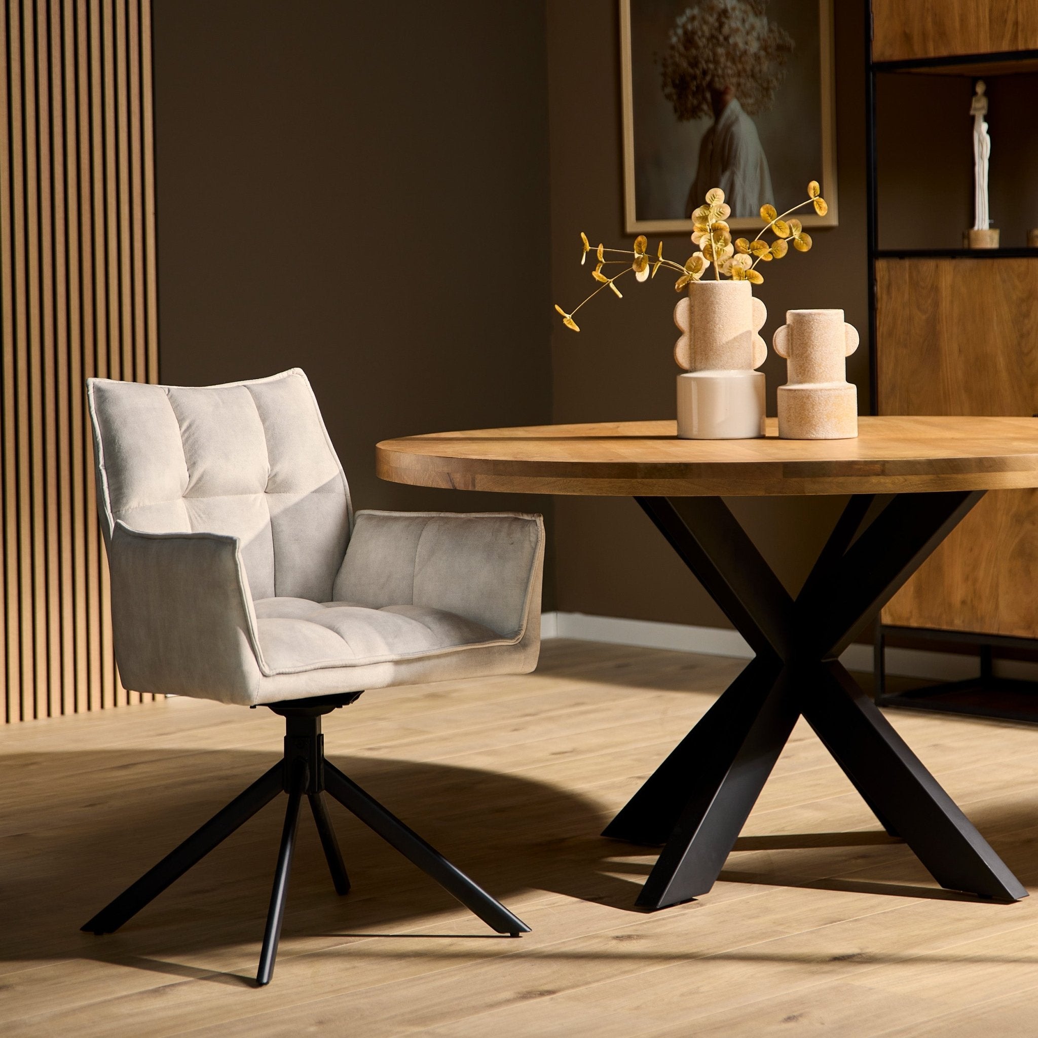 Eetkamerstoel Dani Velvet | Champagne | Met armleuning - Industrieelinhuis.nl