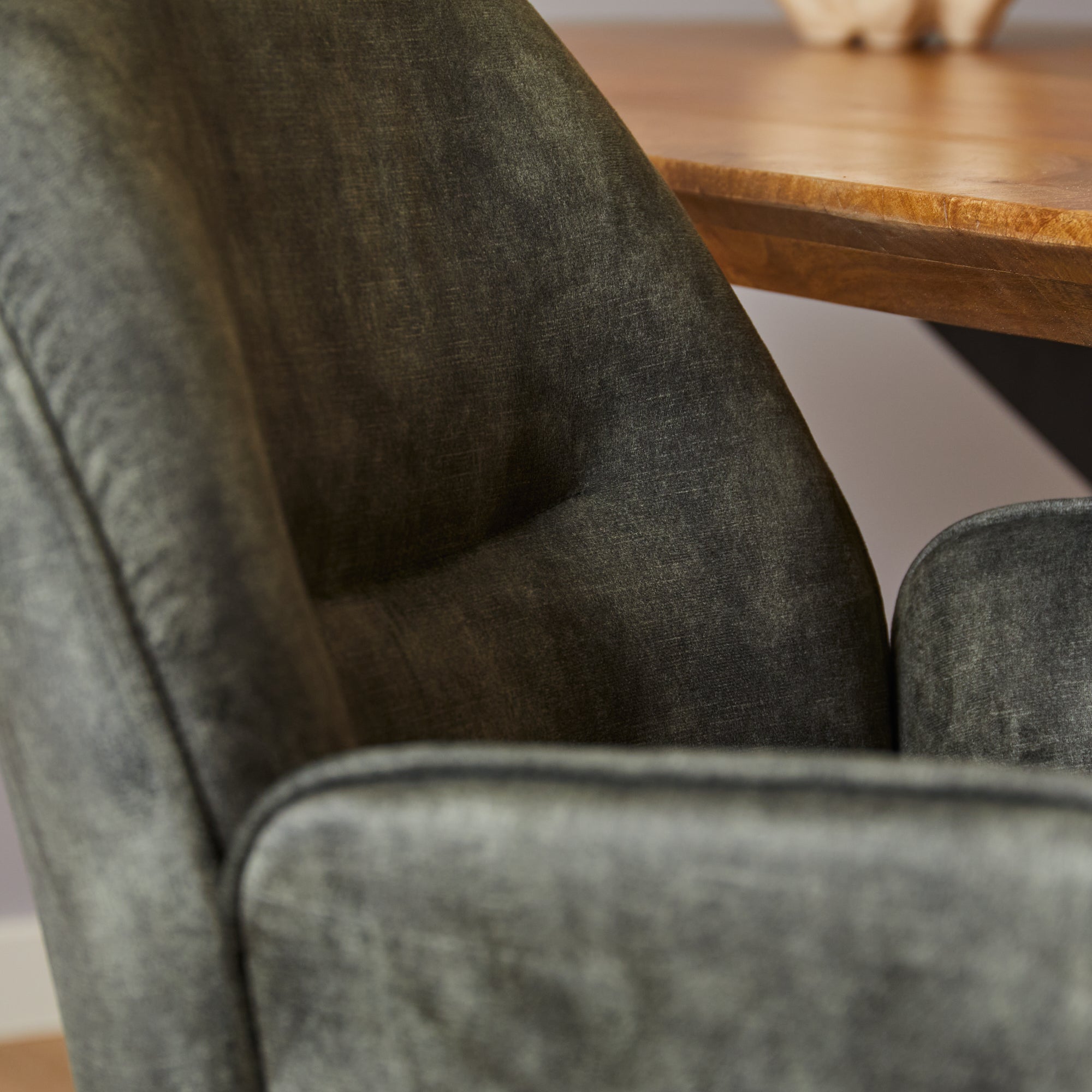 Eetkamerstoel Nola Donkergroen (bestellen per 2) - Industrieelinhuis.nl