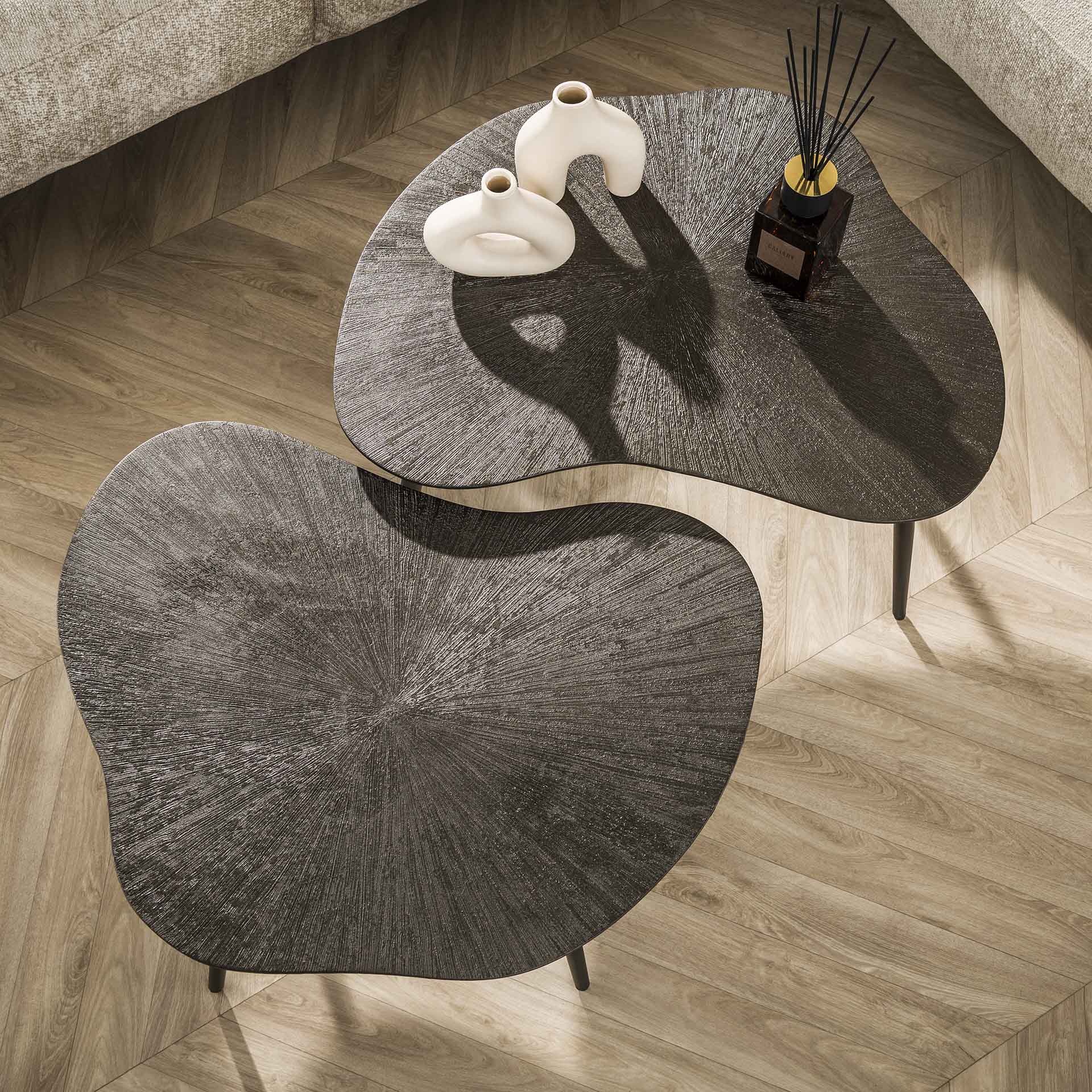 Salontafeset Charles Leaf