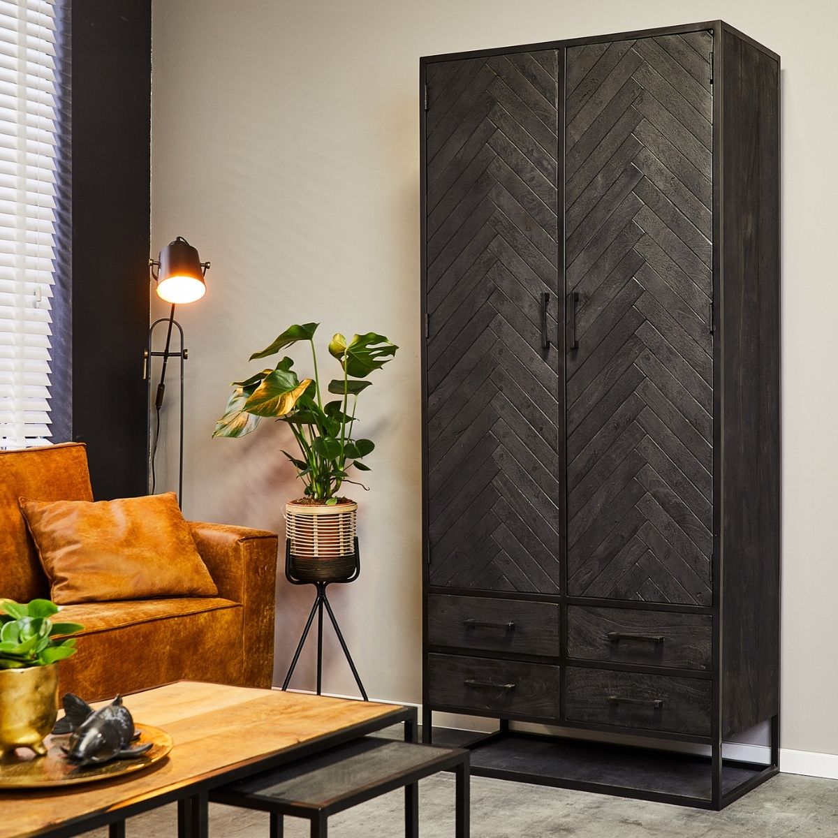 Visgraat kast zwart New York | Mangohout Staal | 90 cm breed