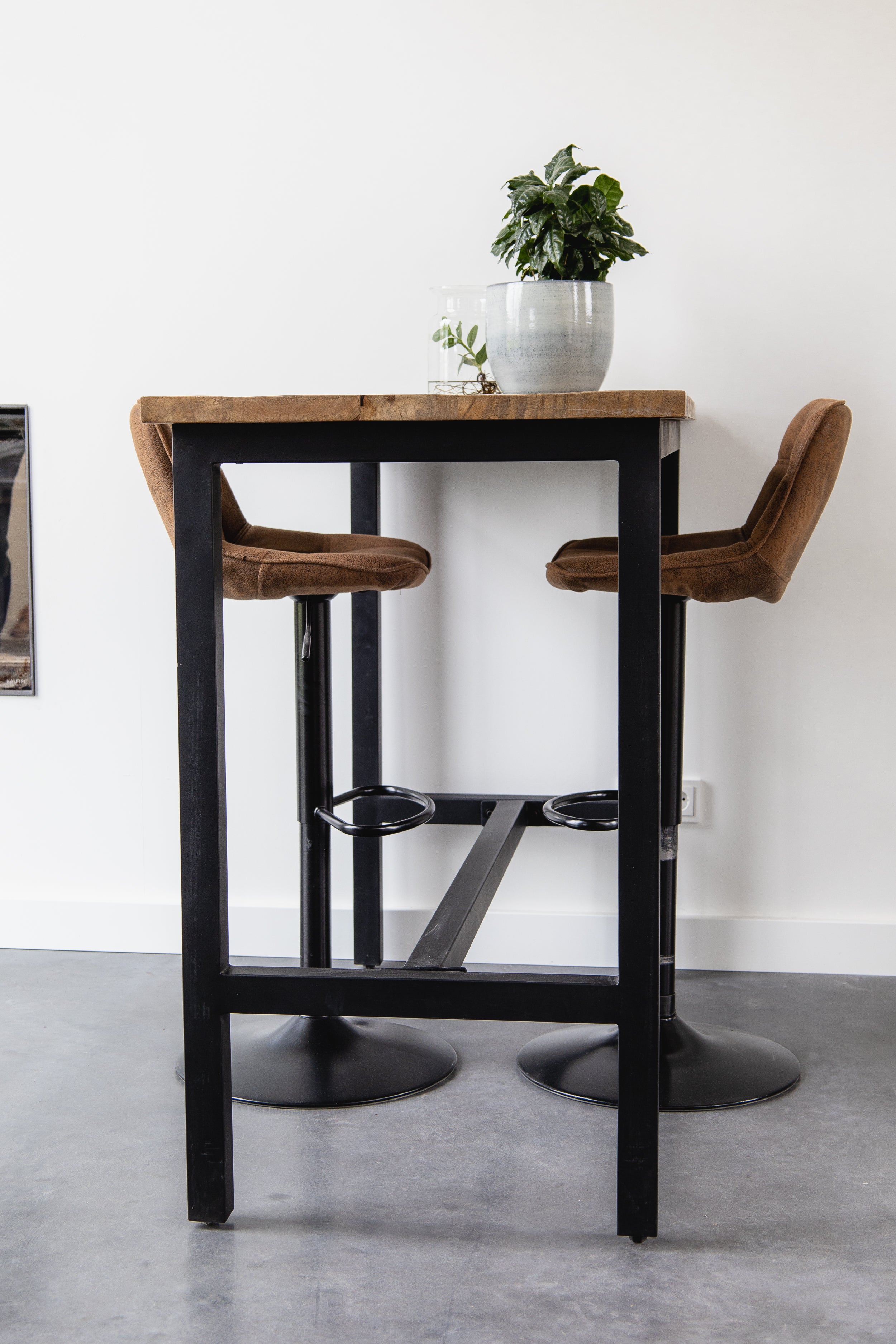 Bartafel Industrieel Design | Mangohout en Staal | 135x65x105cm - Industrieelinhuis.nl