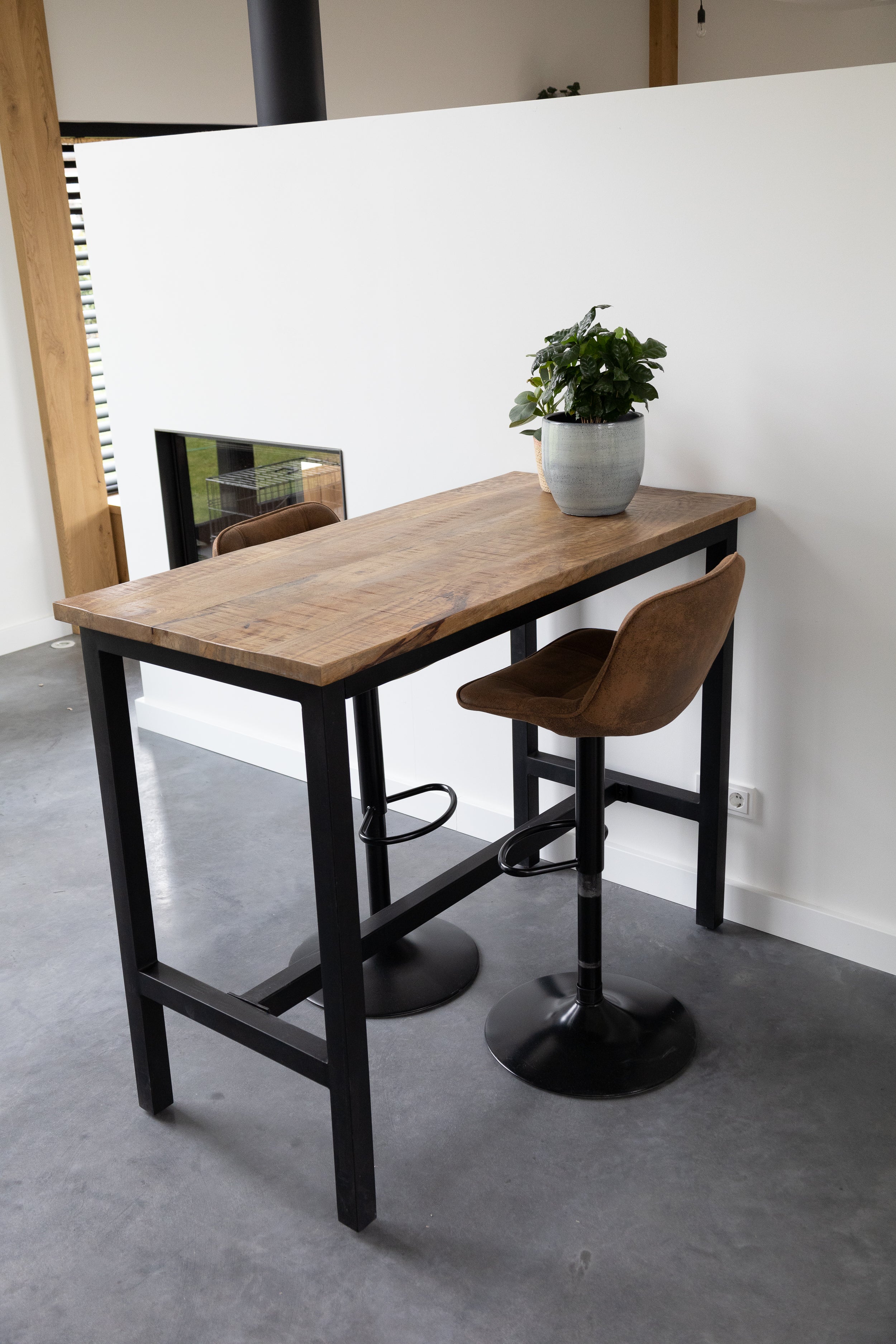 Bartafel Industrieel Design | Mangohout en Staal | 135x65x105cm - Industrieelinhuis.nl