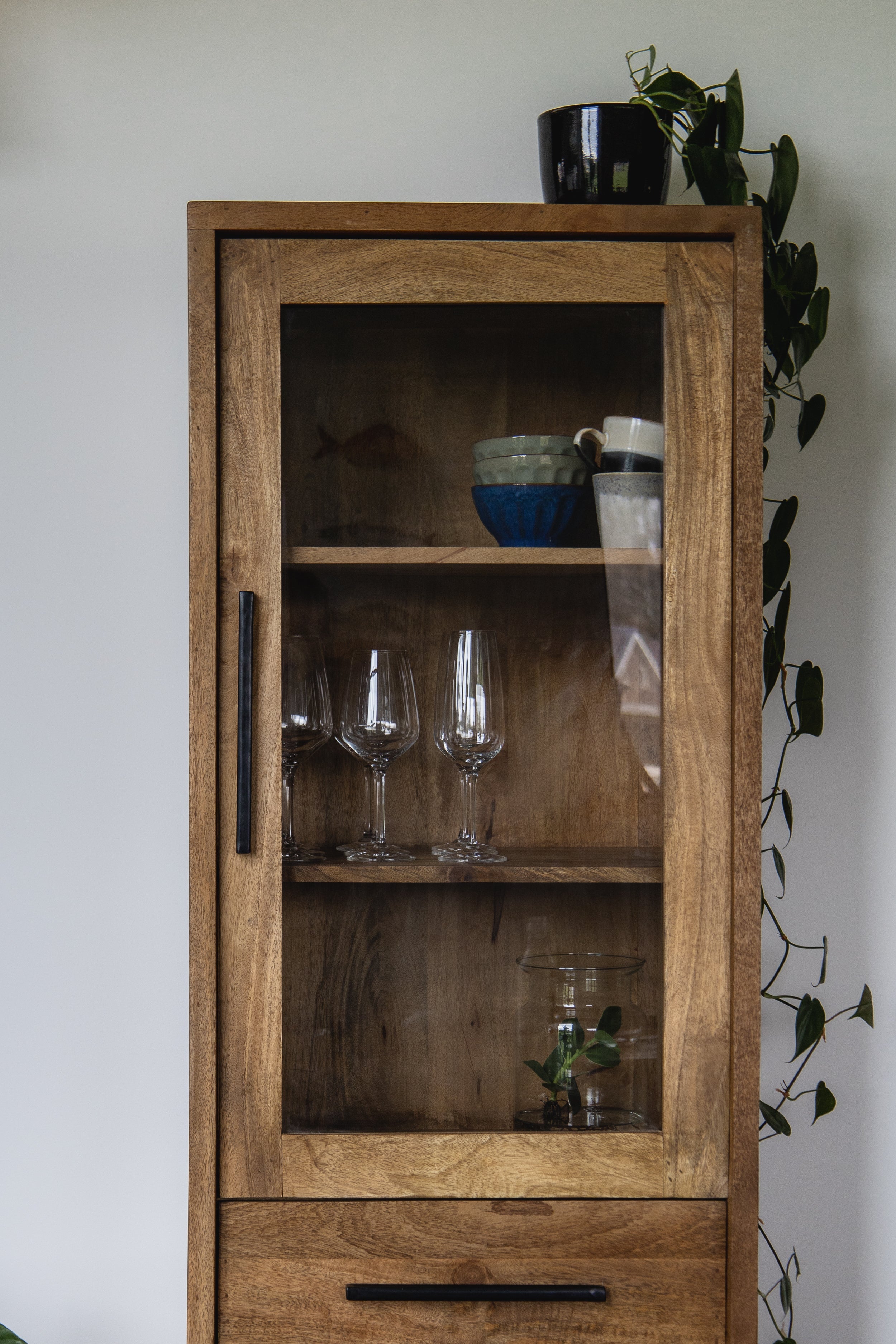 Smalle staande kast industrieel | Mangohout en Staal | 40x55x190cm