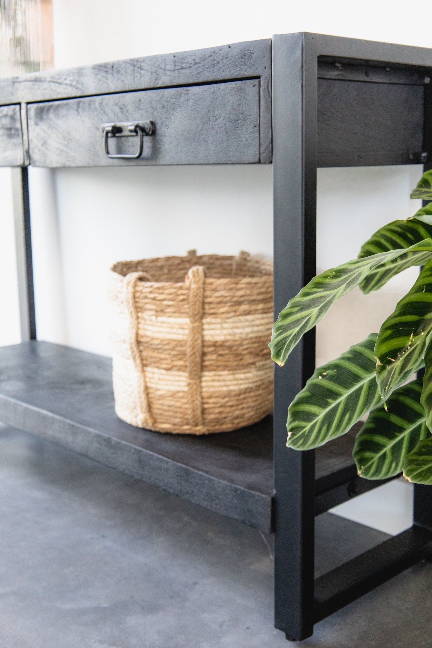 Sidetable zwart mangohout | 120 x 35 x 76 cm | Industrieel