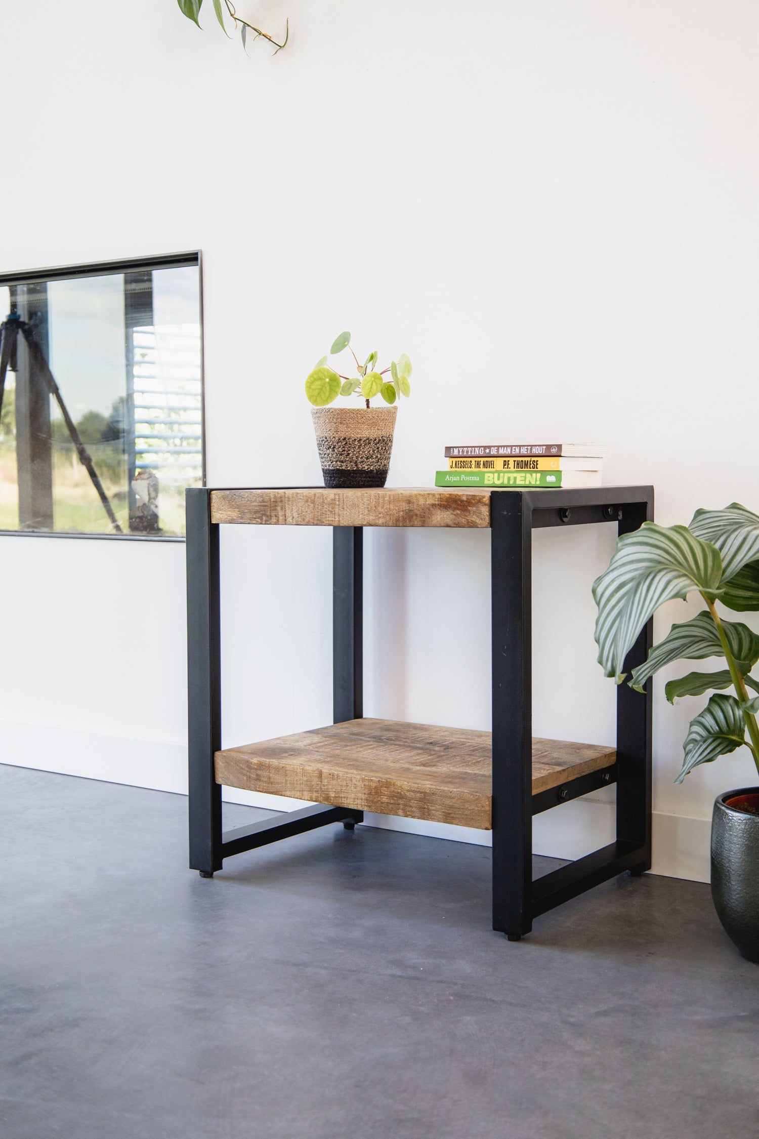 Bijzettafel / Nachtkastje Industrieel Design | Mangohout en Staal | 60x40x60 - Industrieelinhuis.nl