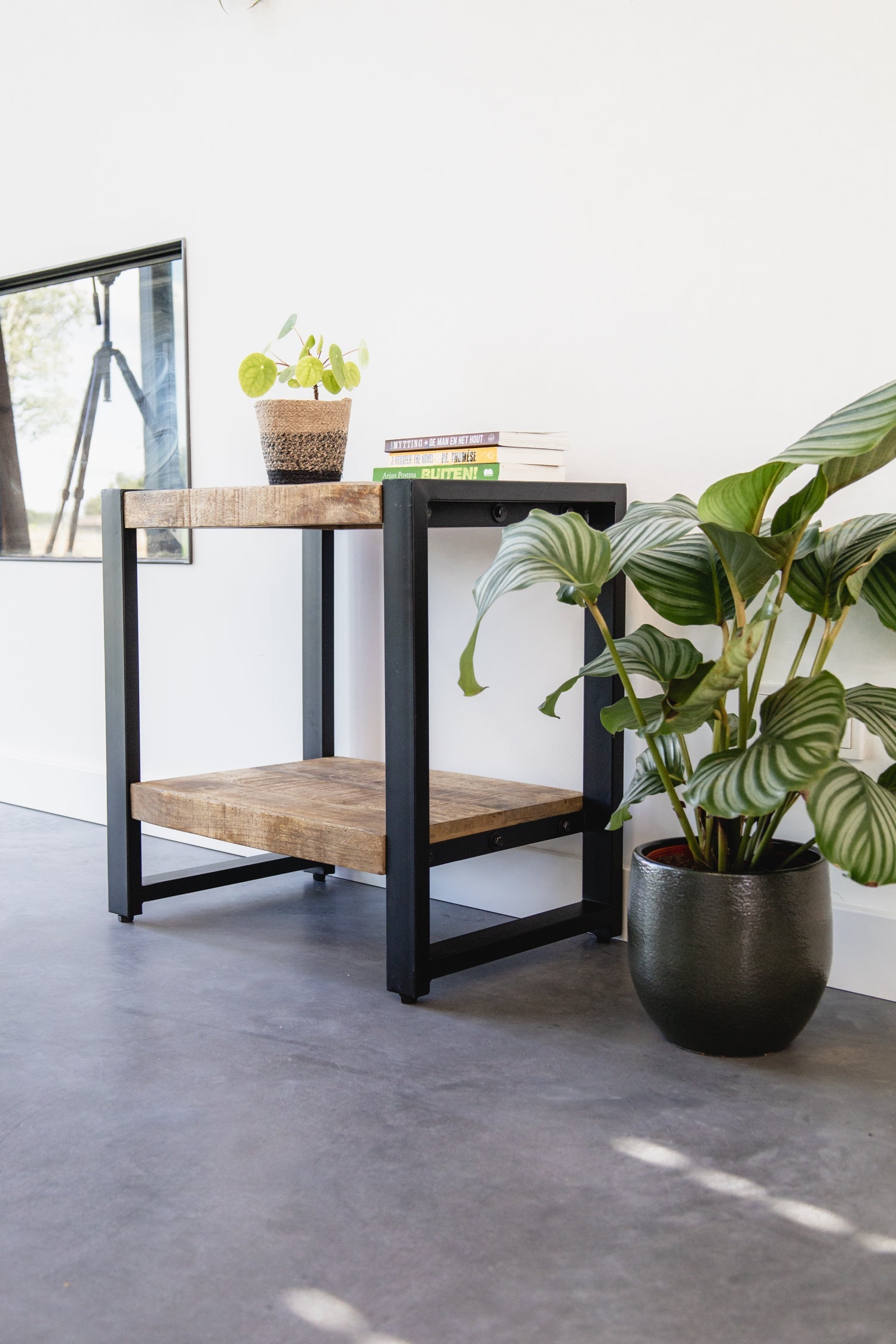 Bijzettafel / Nachtkastje Industrieel Design | Mangohout en Staal | 60x40x60 - Industrieelinhuis.nl