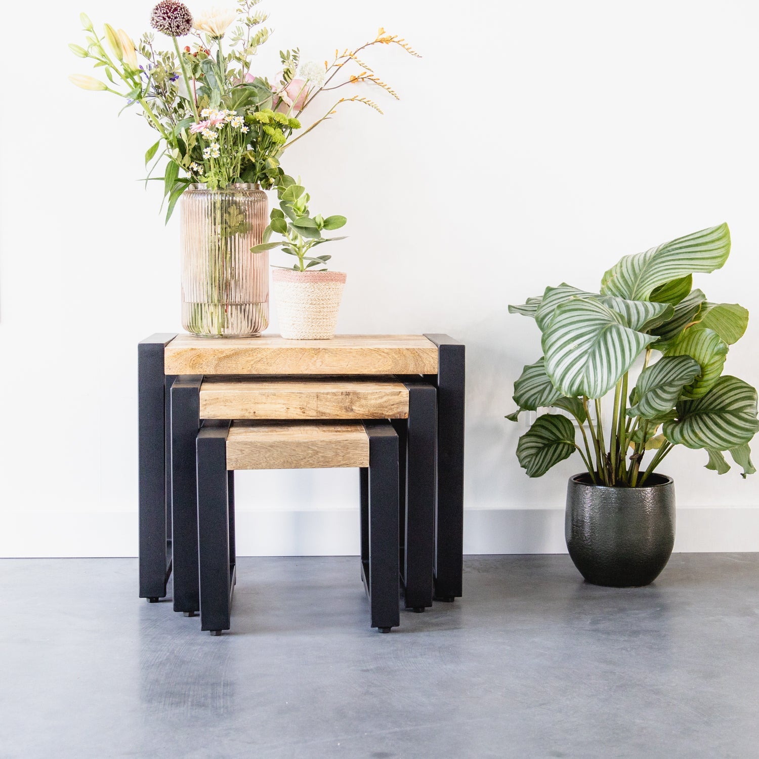 Salontafel set van 3 Industrieel Design | Mangohout en Staal | 60x35x48cm
