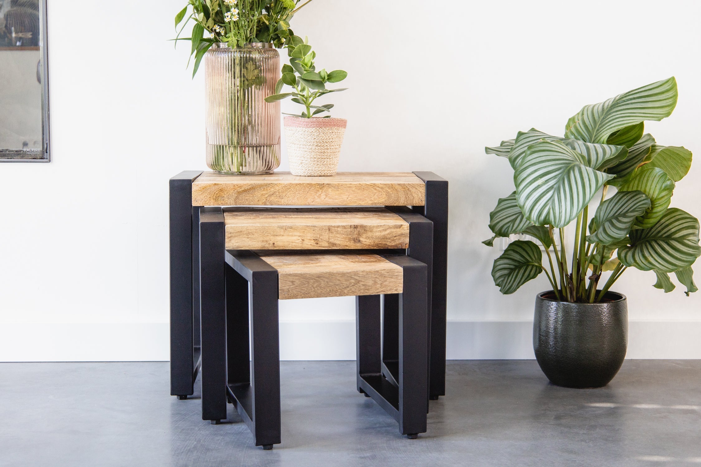 Salontafel set van 3 Industrieel Design | Mangohout en Staal | 60x35x48cm