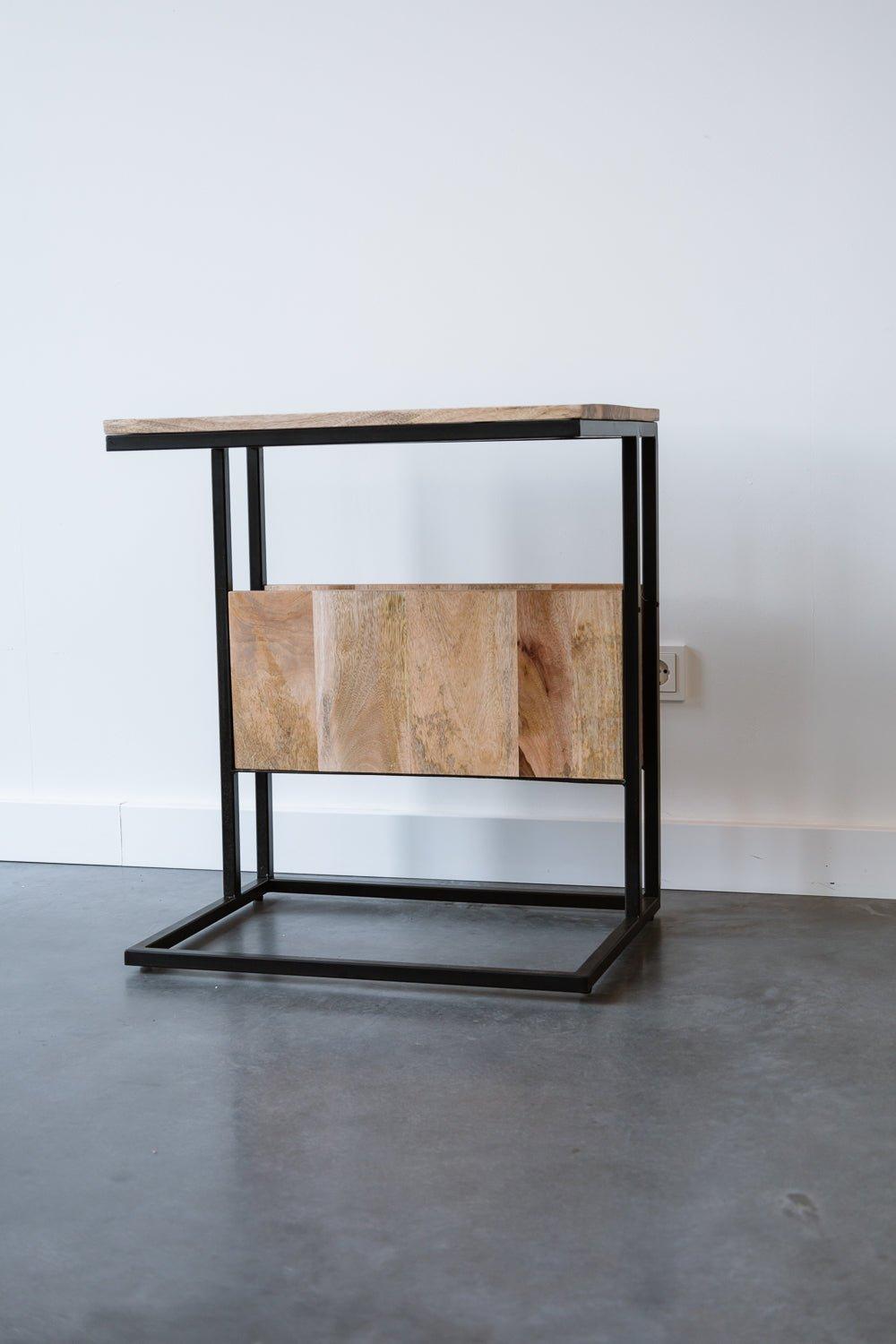 Extra brede bijzettafel voor over de bank | Mangohout en Staal | 45x60x69cm - Industrieelinhuis.nl