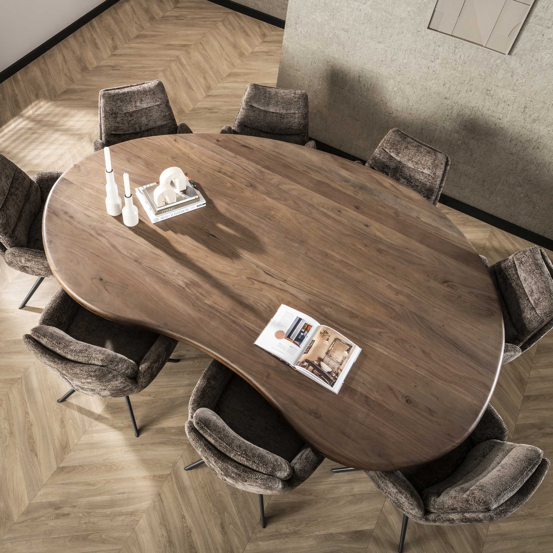 Organische eetkamertafel Form Walnoot