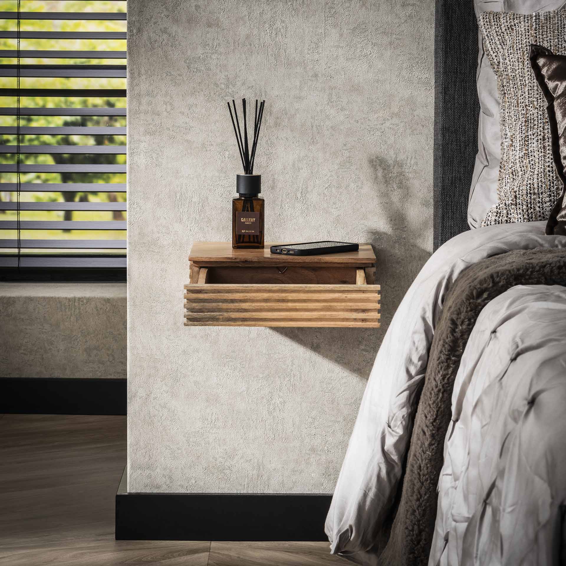 Zwevend nachtkastje Eva S - Industrieelinhuis.nl