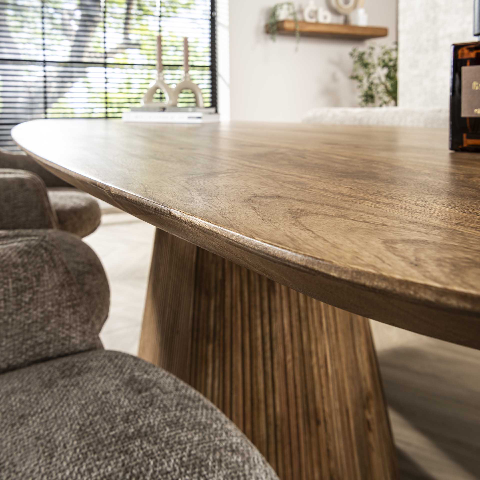 Organische eetkamertafel Flow