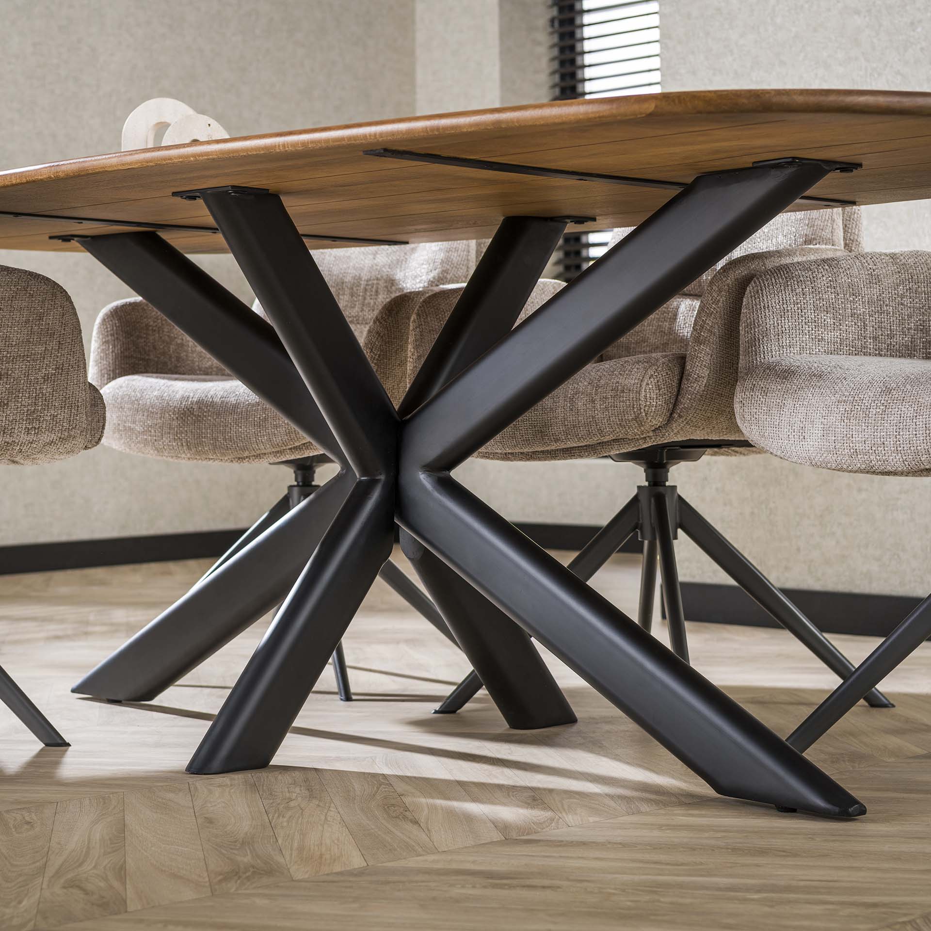 Organische eetkamertafel Cleo 215 cm