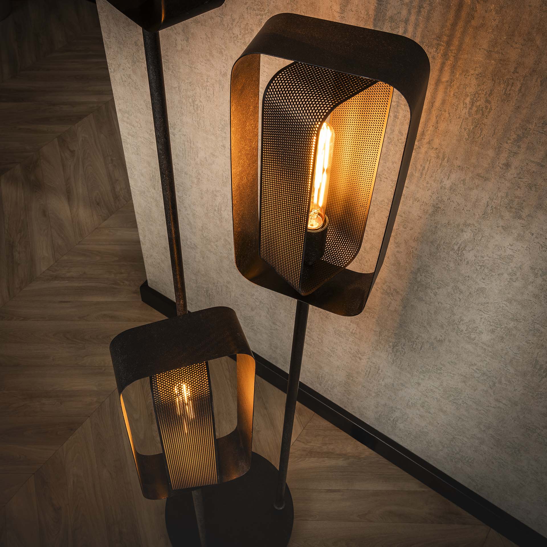 Vloerlamp Linde Zwart 3 lichtpunten - Industrieelinhuis.nl