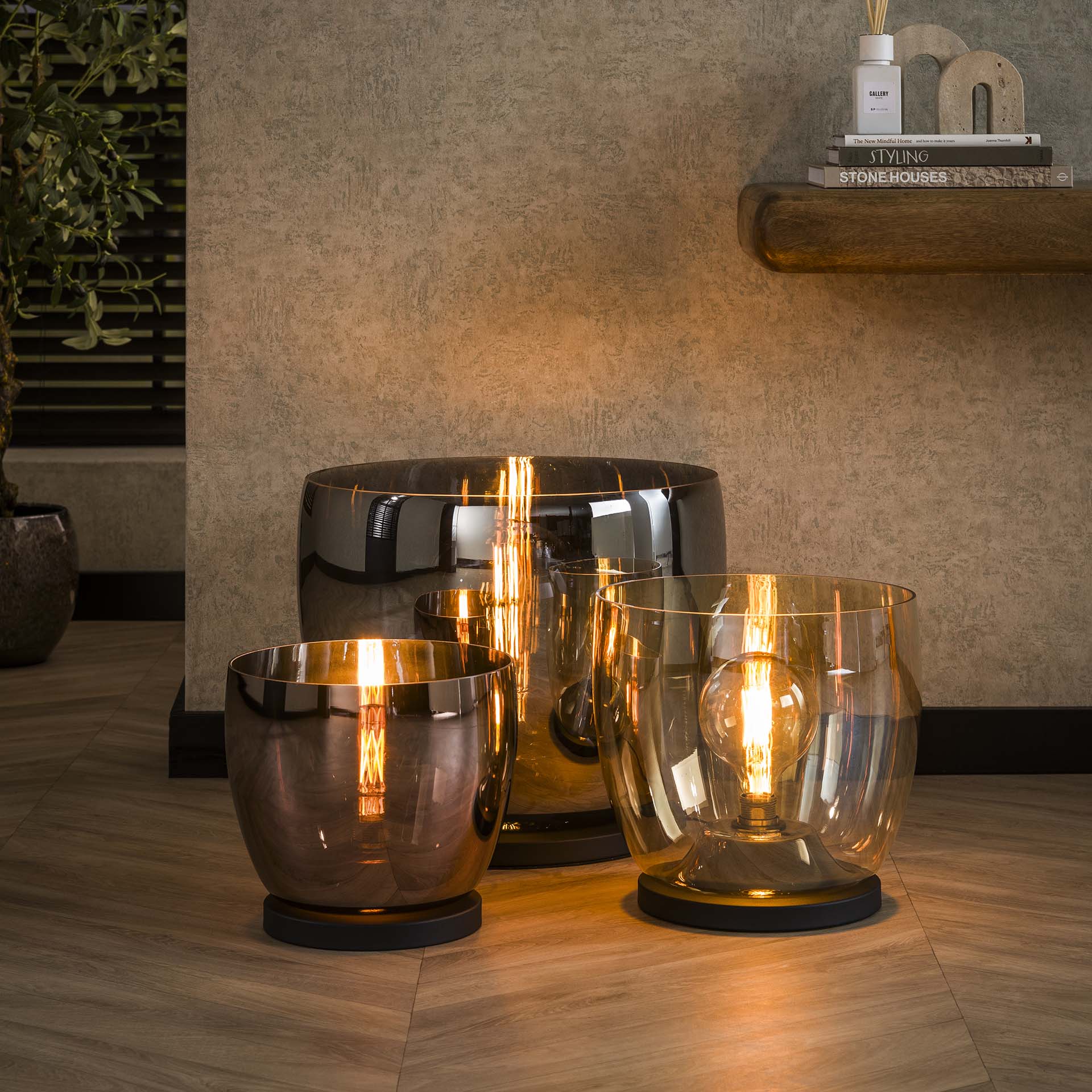 Vloerlamp Rise gekleurd glas Smoke Grey - Industrieelinhuis.nl