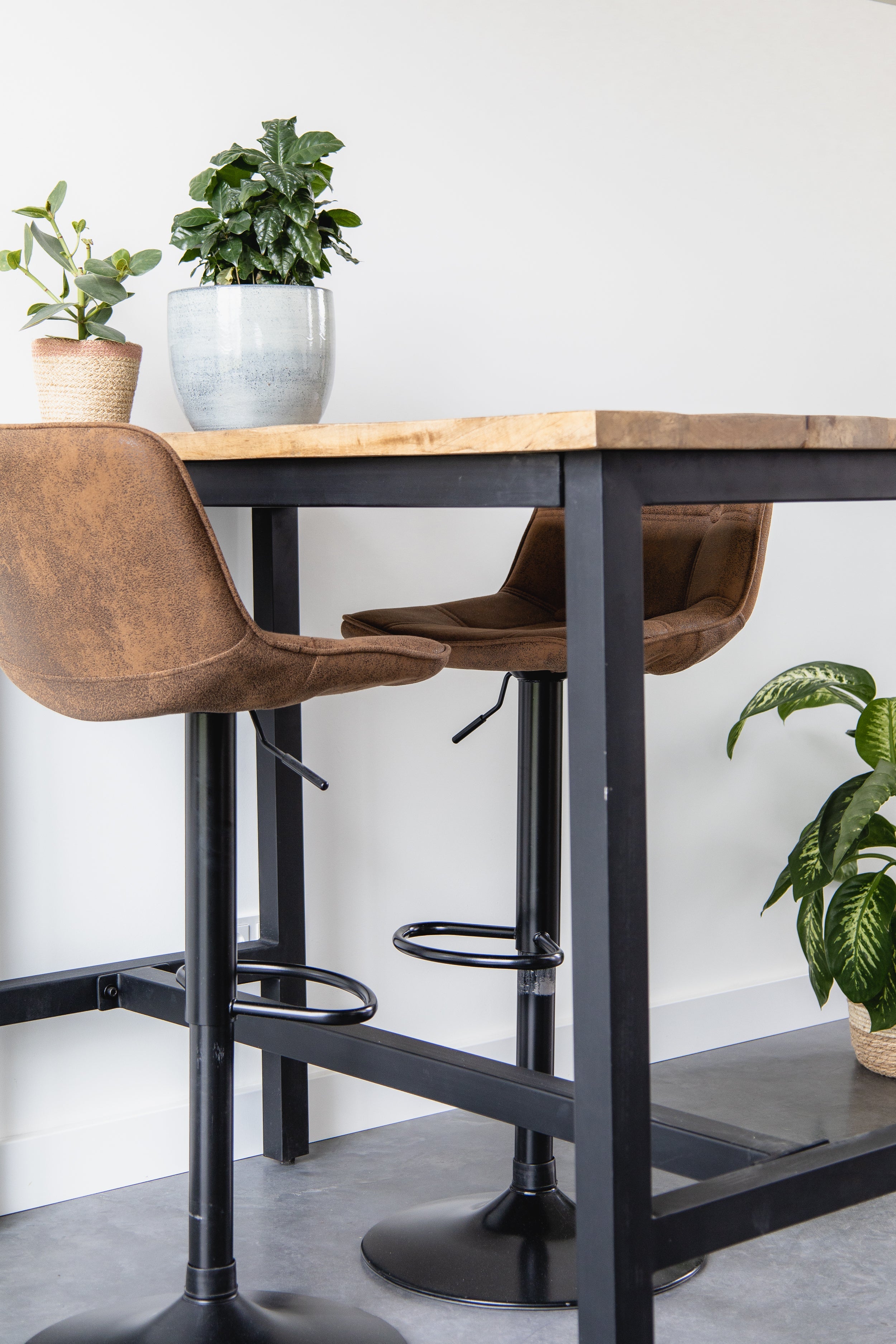 Bartafel Industrieel | Boomstam bartafels | 135x65x105cm