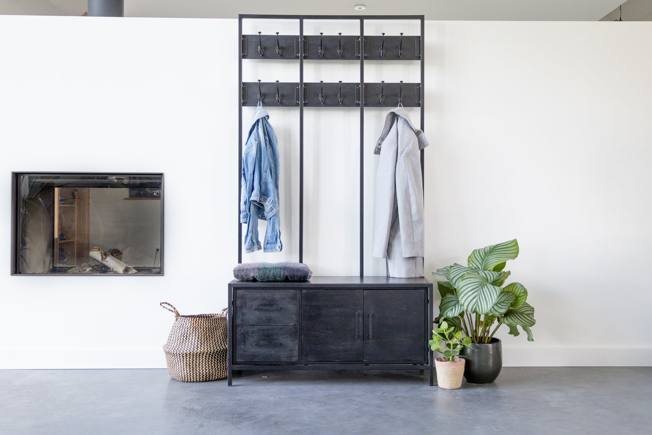 Garderoberek XL Zwart Industrieel Design | Mangohout en Staal | 100x40x190cm