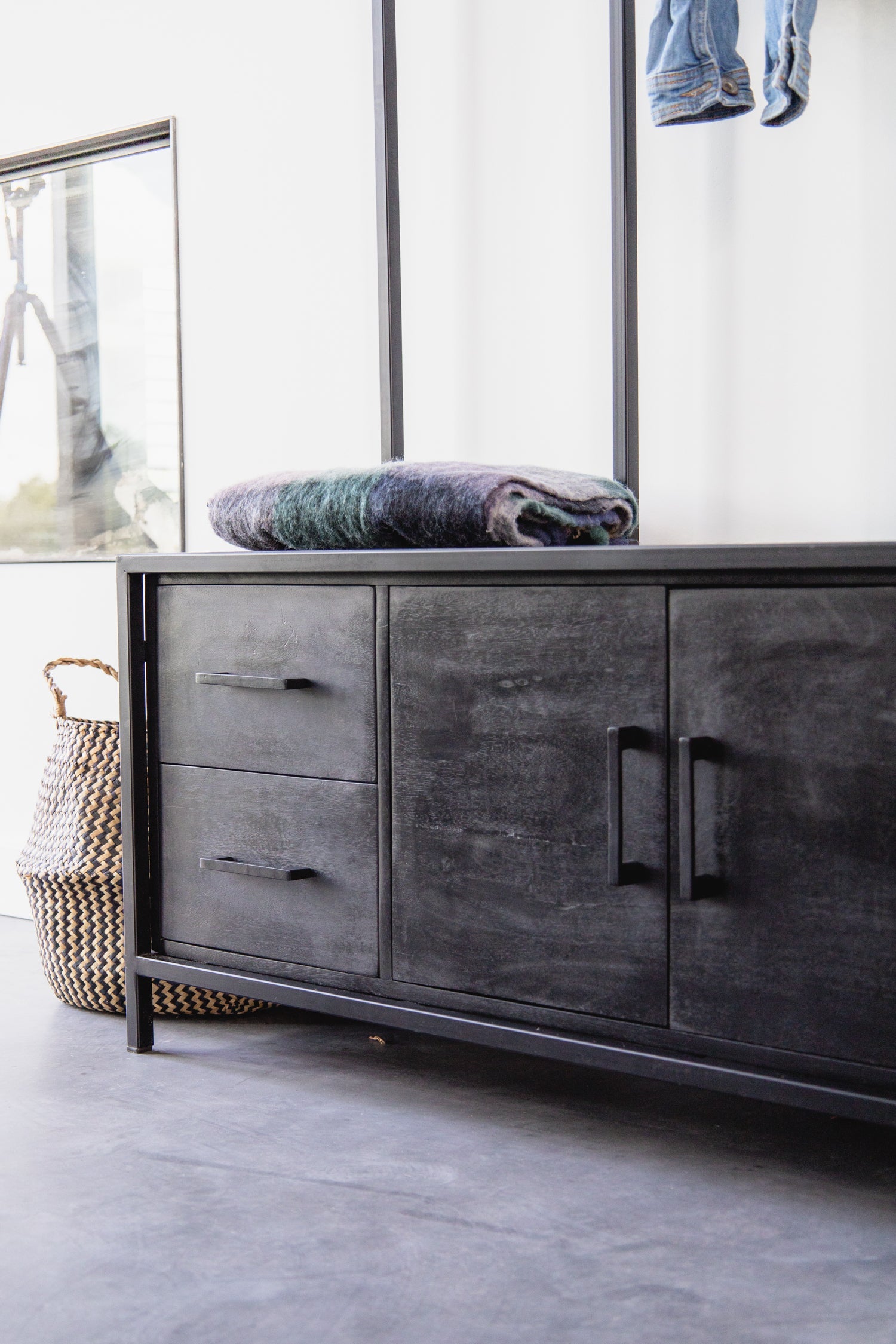 Garderoberek XL Zwart Industrieel Design | Mangohout en Staal | 100x40x190cm