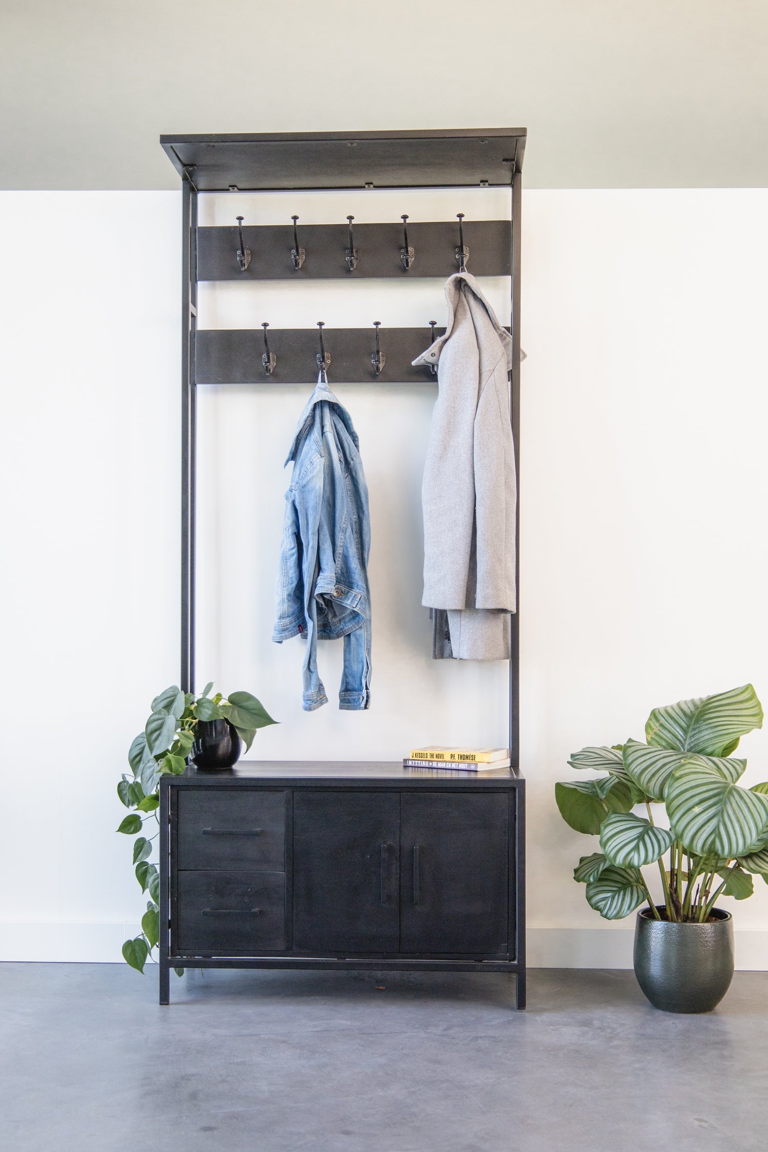 Garderoberek Zwart Industrieel Design | Mangohout en Staal | 80x40x190cm